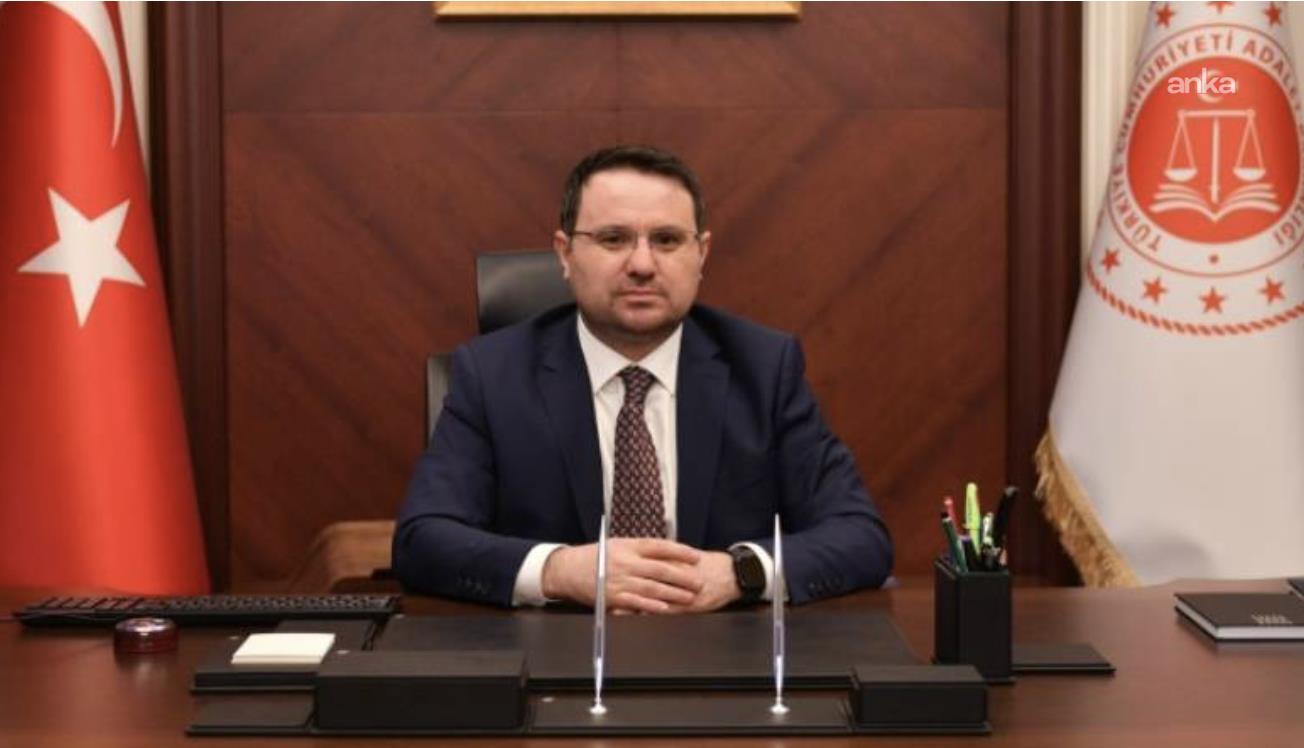 Fatih'te iki binanın çökmesi... Adalet Bakanı Gürlek, olaya ilişkin soruşturma başlatıldığını açıkladı