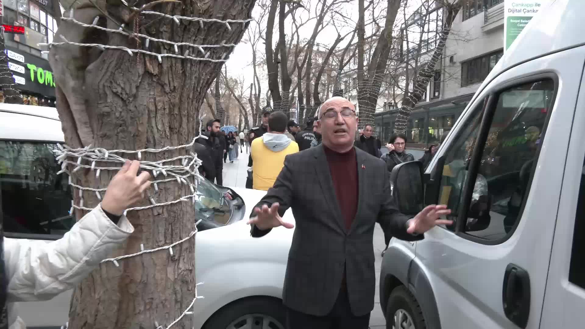 Gazeteci İsmail Arı'nın gözaltına alınması Ankara'da protesto edildi... BirGün Yayın Koordinatörü Yaşar Aydın: "İsmail Arı'ya her şeyiyle kefiliz"