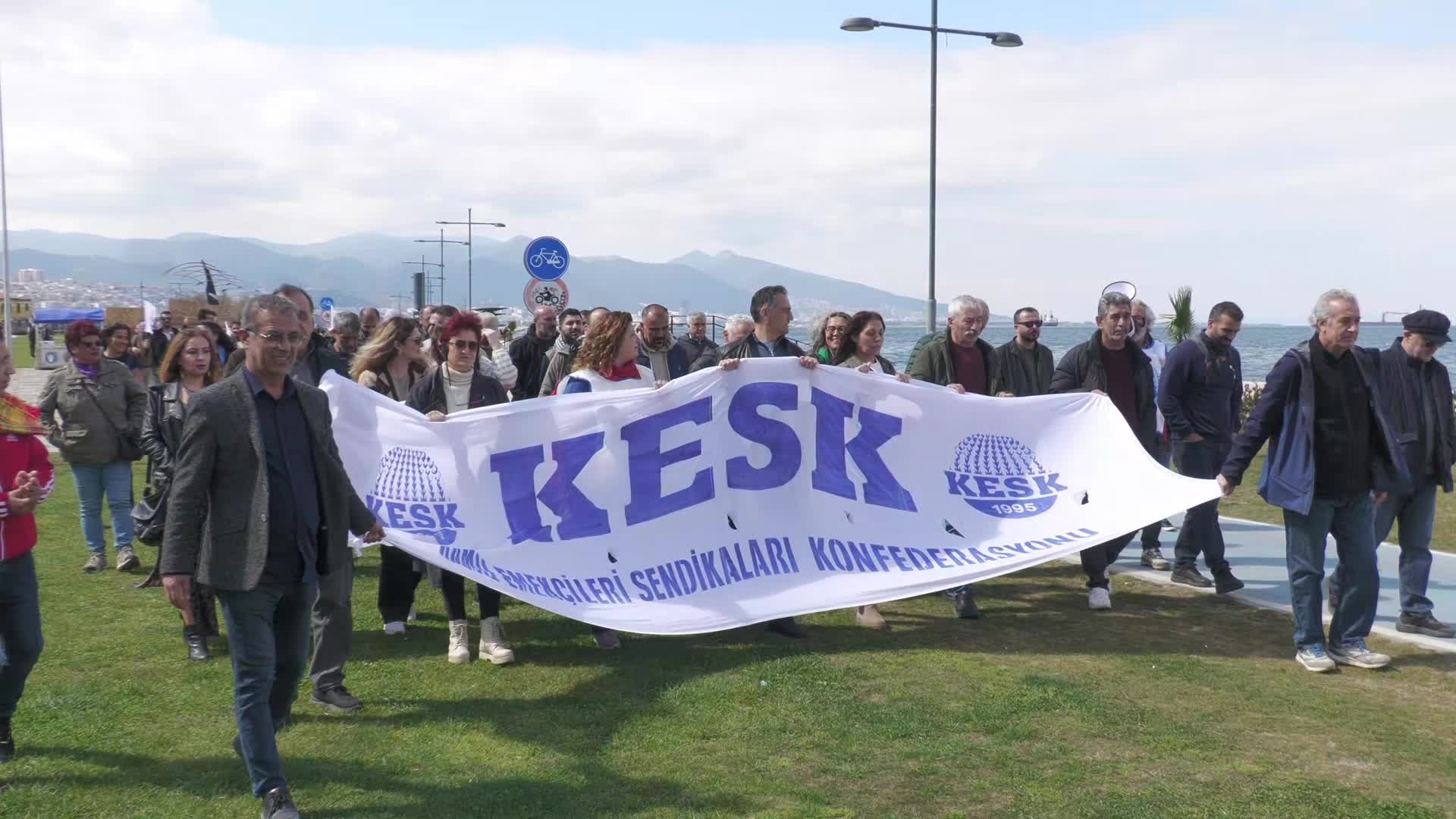 İzmir’de Nevruz kutlandı… DEM Parti İzmir İl Eş Başkanı Karabulut: Nevruz zulme karşı diriliştir, inkâra karşı varoluştur