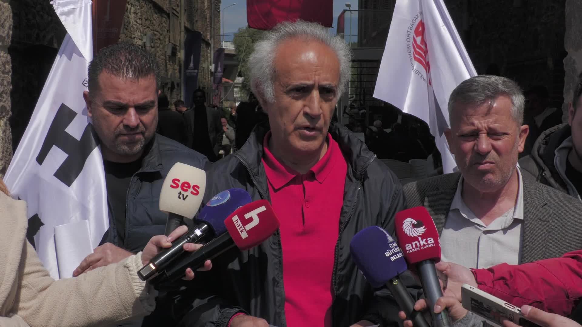 İzmir Meslek Fabrikası önünde nöbet... TMMOB Harita ve Kadastro Mühendisleri Odası İzmir Şubesi: Fabrikanın Büyükşehir’e ait olduğu açık