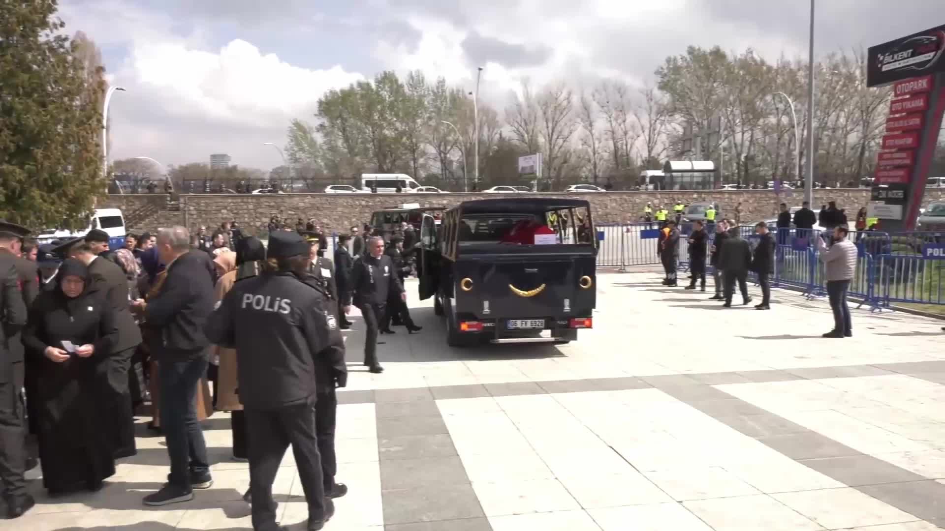 Katar'da şehit olan ASELSAN teknisyenleri Süleyman Cemre Kahraman ve İsmail Enes Can, Ankara’da son yolculuğuna uğurlandı