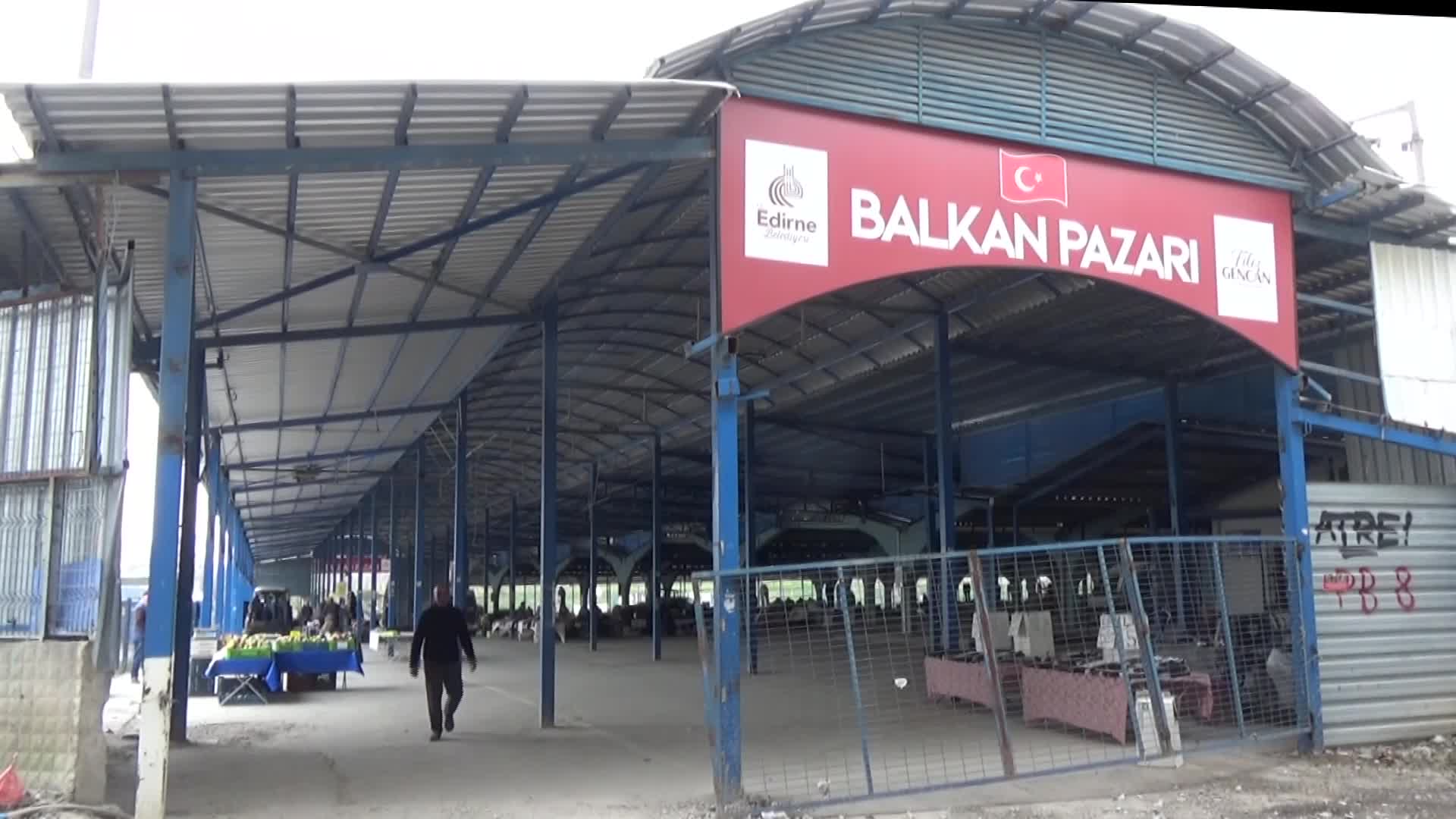 Edirne'de halk pazarı rağbet görmedi, ensafın malı elinde kaldı