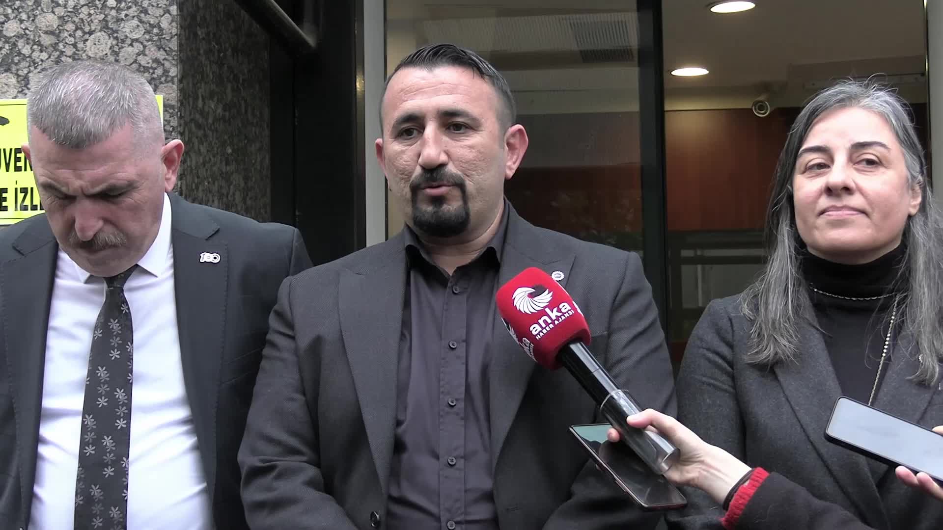 İzmir’de DİSK-Büyükşehir zirvesi...  Geriye dönük alacakların ödeme takvimi için tarih netleşti