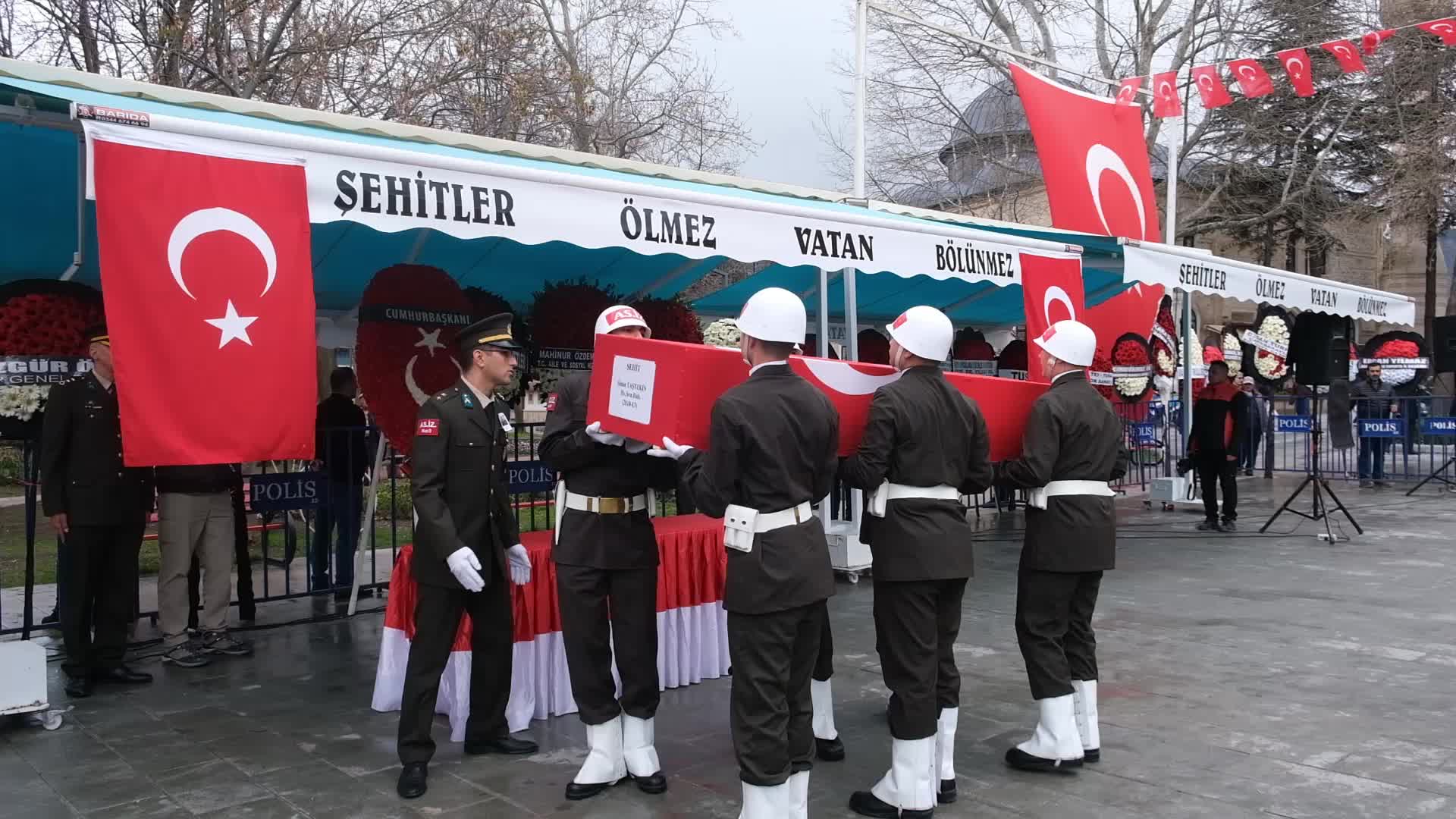 Ispartalı Şehit binbaşı Sinan Taştekin memleketinde son yolculuğuna uğurlandı