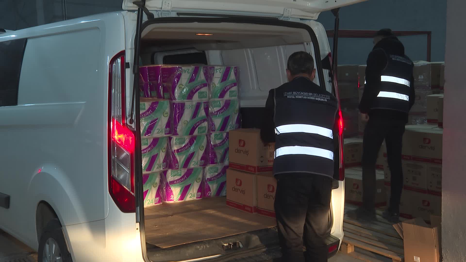 İzmir Büyükşehir Belediyesi’nden okullara hijyen desteği: 547 okula ulaşıldı