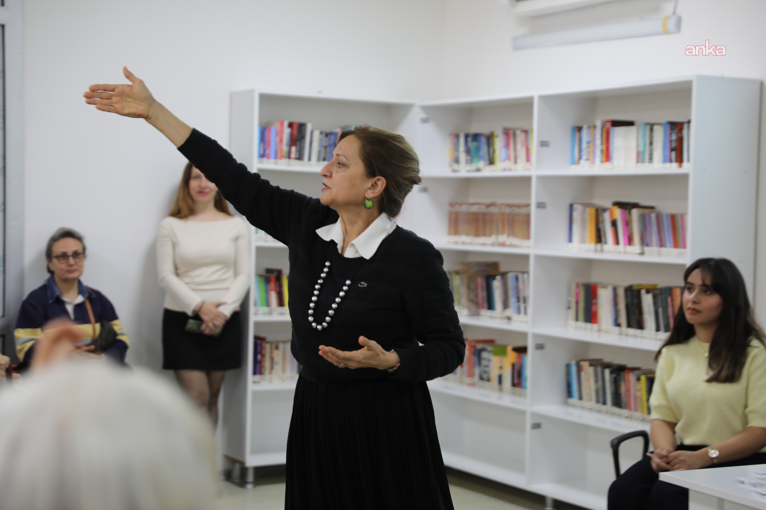 Seferihisar’da “sağlıklı yaşlanma” söyleşisine yoğun ilgi