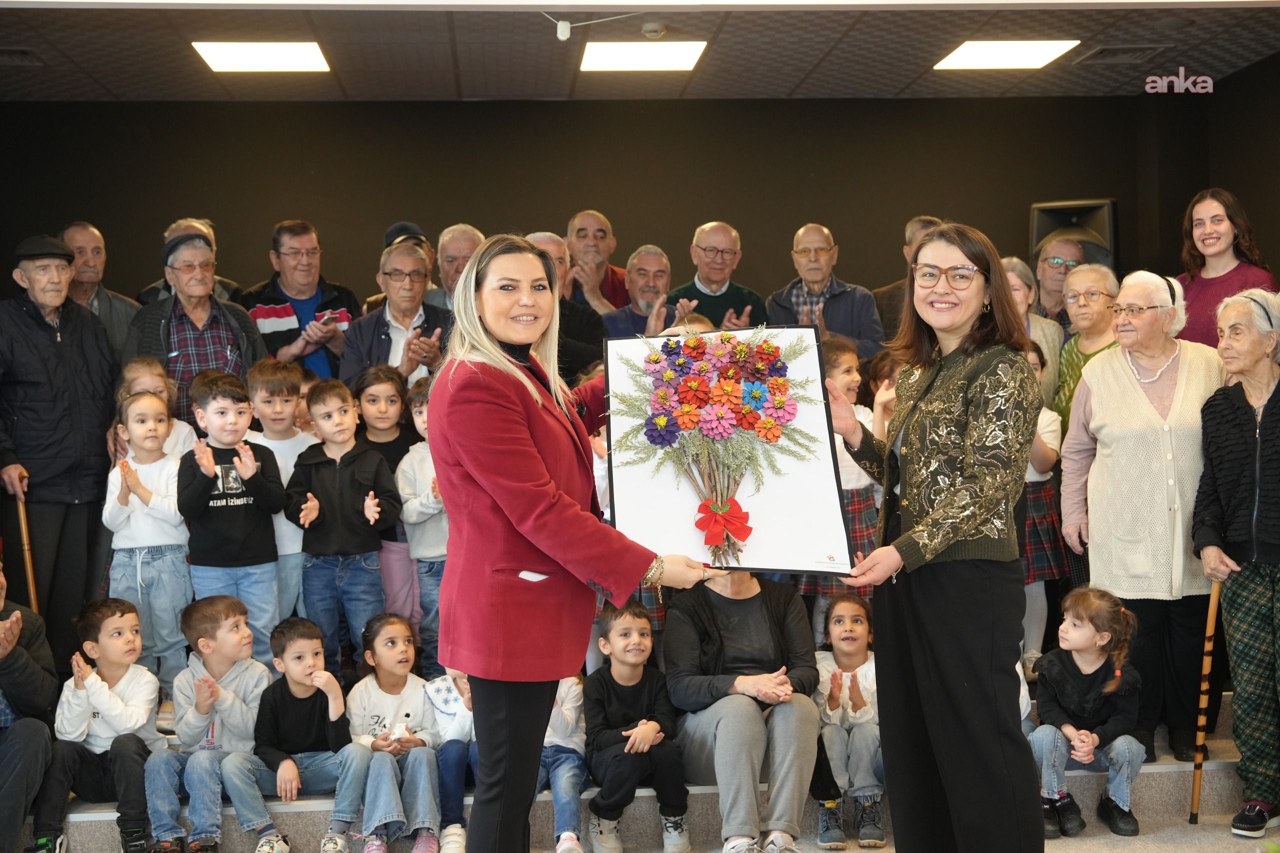 Eskişehir’de nesiller buluştu... Yaşlılara Saygı Haftası'nda çocuklardan büyüklerine ziyaret