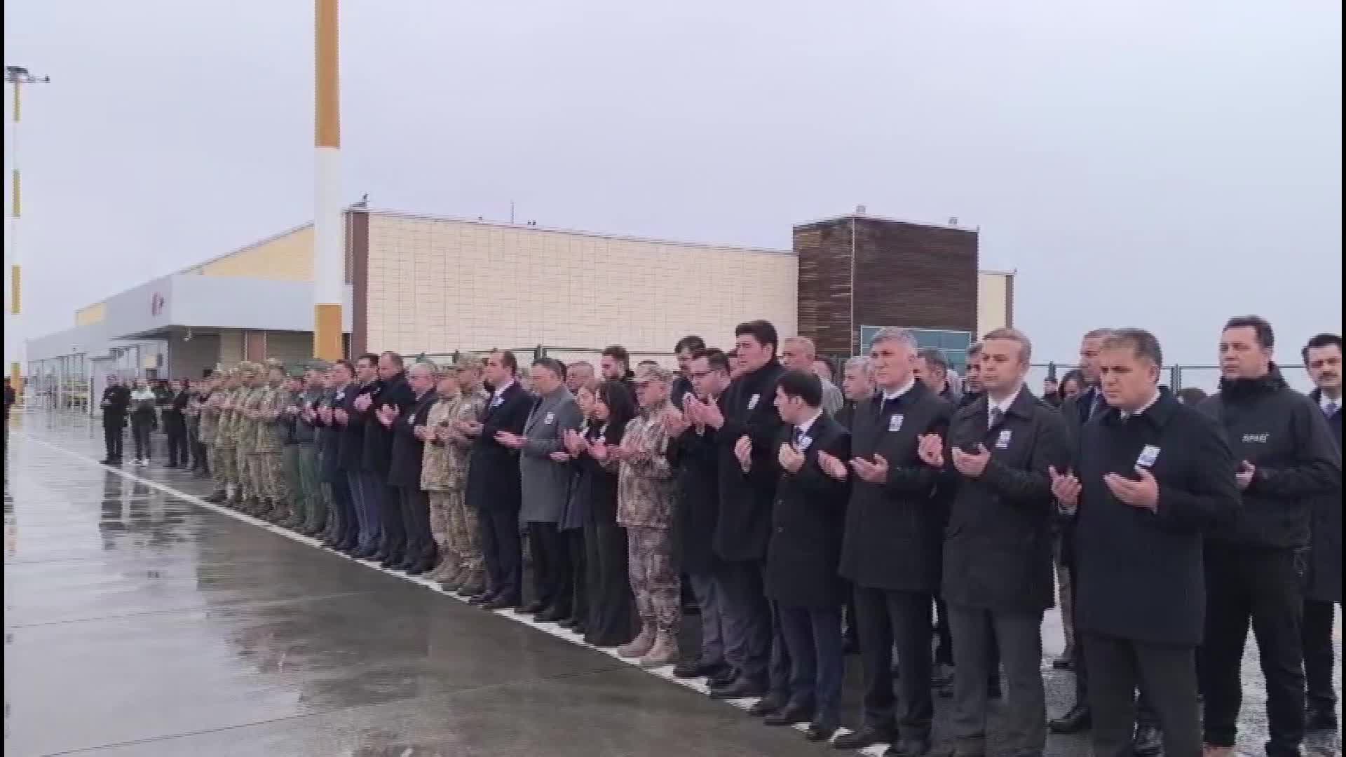 Trafik kazasında şehit olan Ulaştırma Uzman Çavuş Selman Akarsel'in naaşı Iğdır'dan memleketi Konya'ya törenle uğurlandı