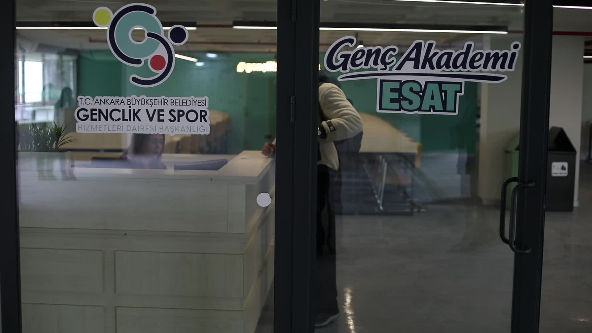 Ankara Büyükşehir Belediyesi'nden öğrencilerin eğitim hayatına tam destek
