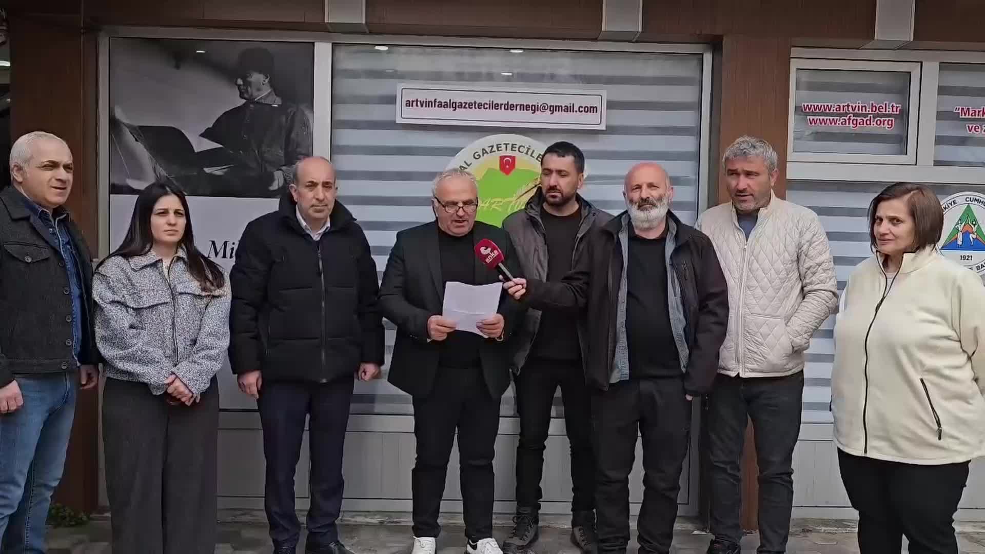 Artvinli gazeteciler İsmail Arı’nın tutuklanmasını protesto etti: İsmail Arı bir an önce serbest bırakılmalı