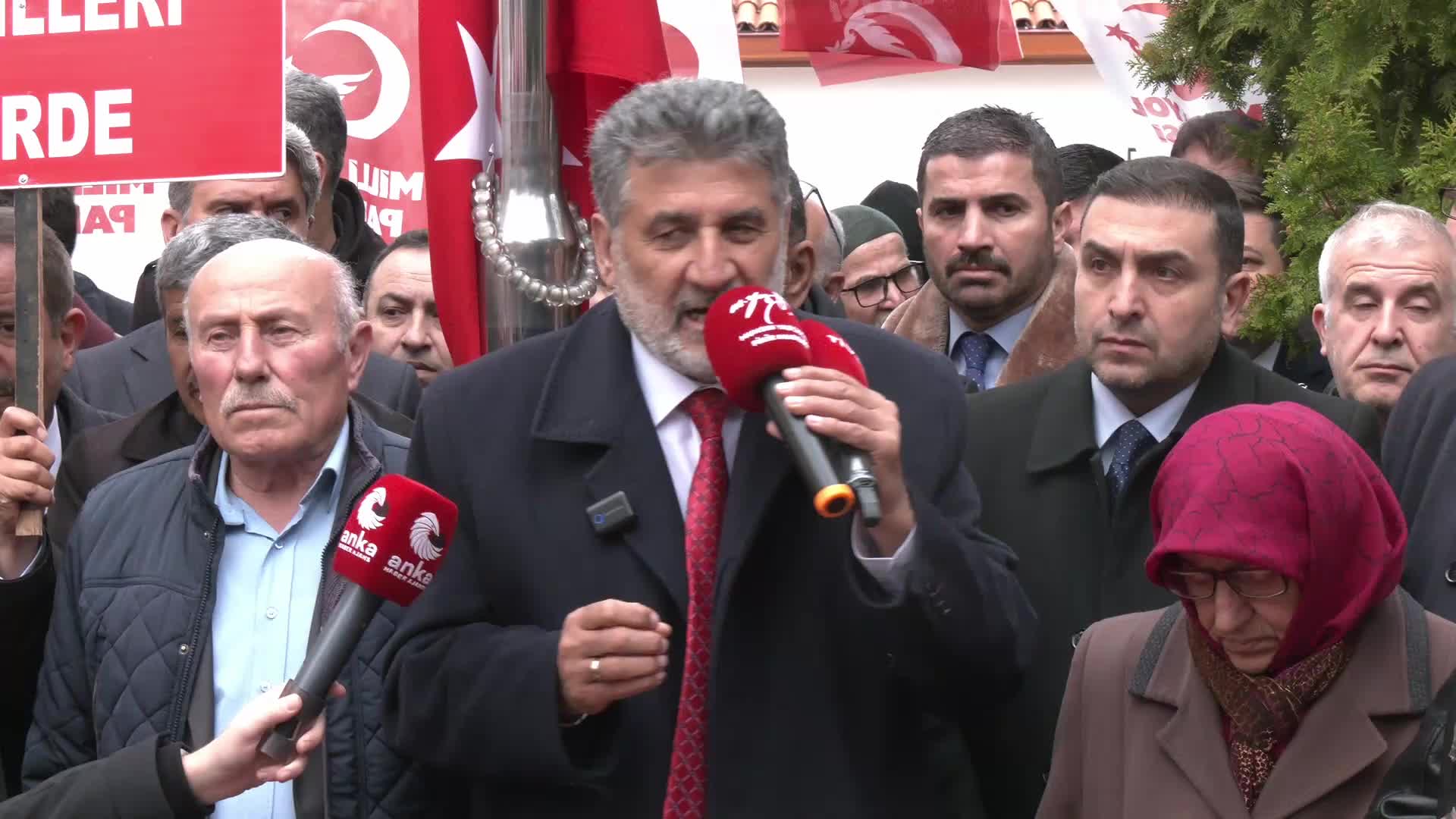 Muhsin Yazıcıoğlu, mezarı başında anıldı... Remzi Çayır: "Onun yolunu iktidar yapmak hepimizin görevi"
