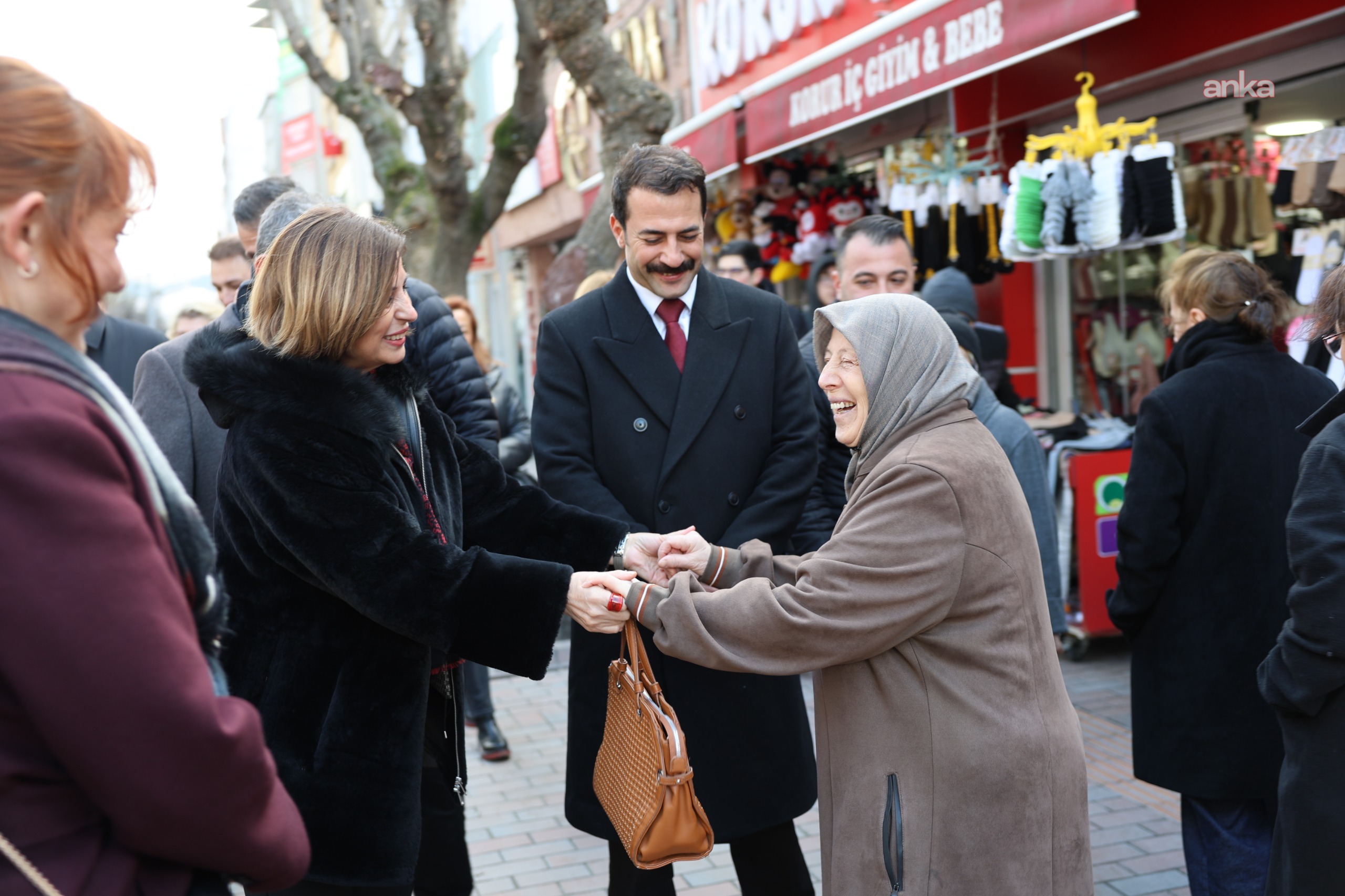 Eskişehir Büyükşehir Belediye Başkanı Ünlüce, Hamamyolu Caddesi’nde vatandaşları dinledi