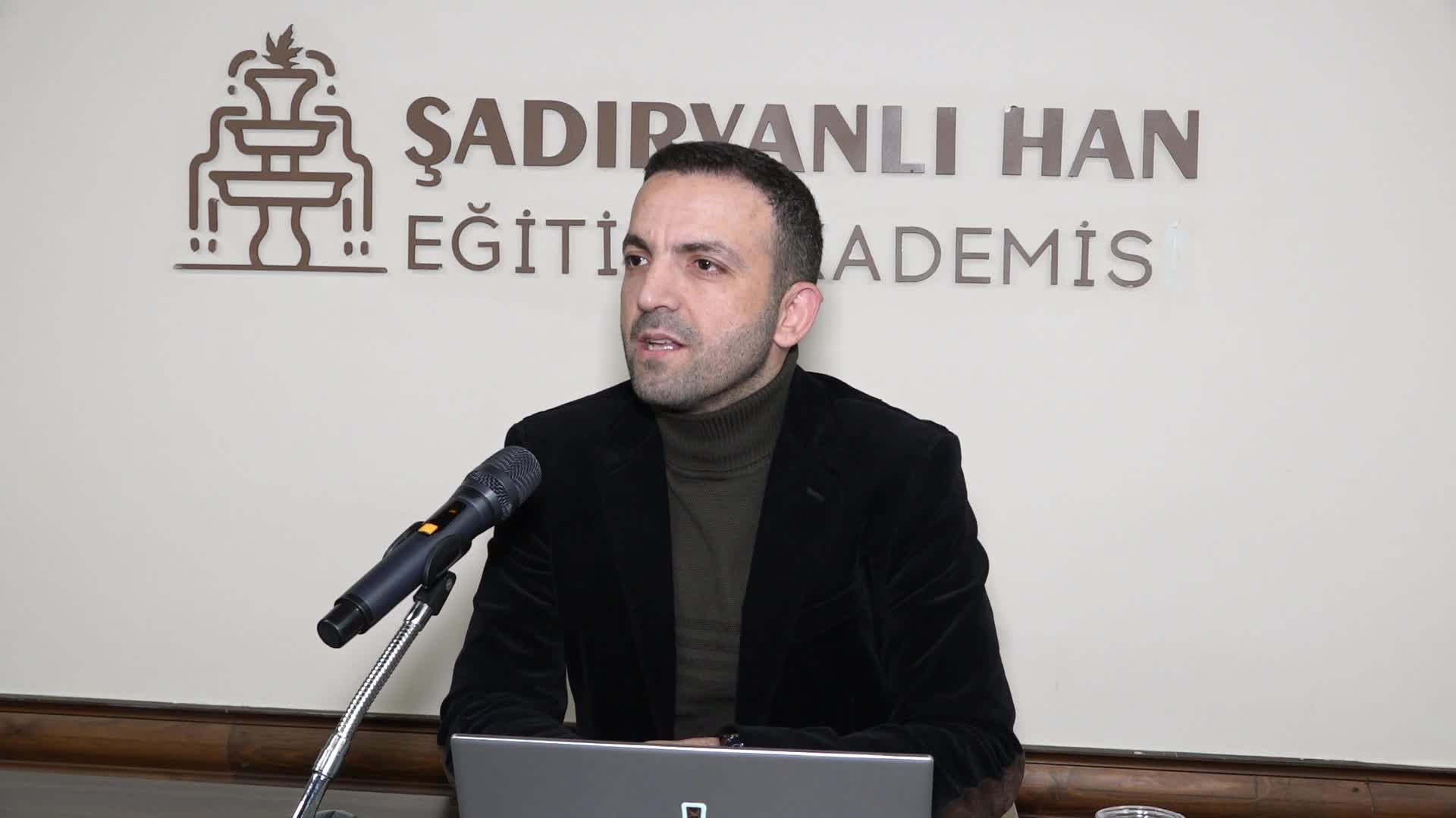 Osmangazi’de edebiyatseverler, Puchner’in “Kelimelerle Dünya Tarihi” eserini ele aldı