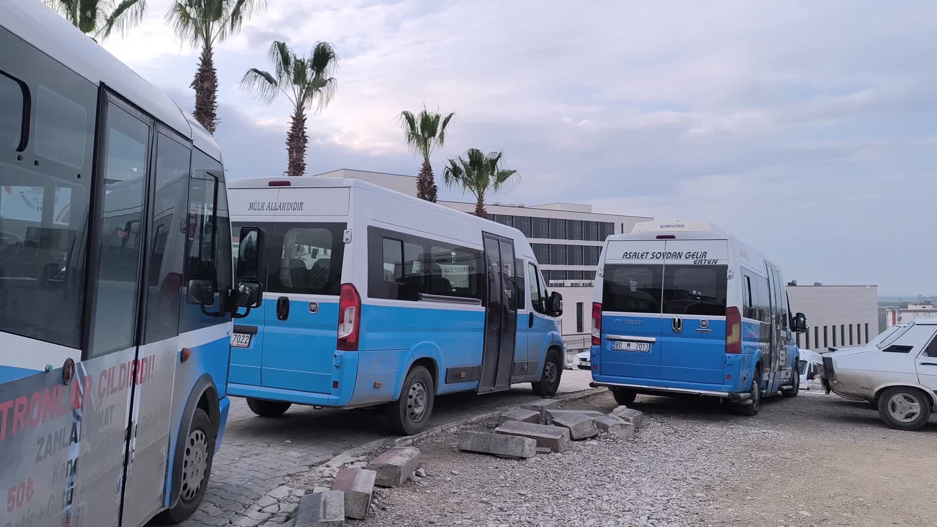 Kadirli'de dolmuş ücretlerine 5 lira zam... Dolmuş şoförü: "Sadece biz zam yapmıyoruz, Türkiye genelinde her şeye zam var"
