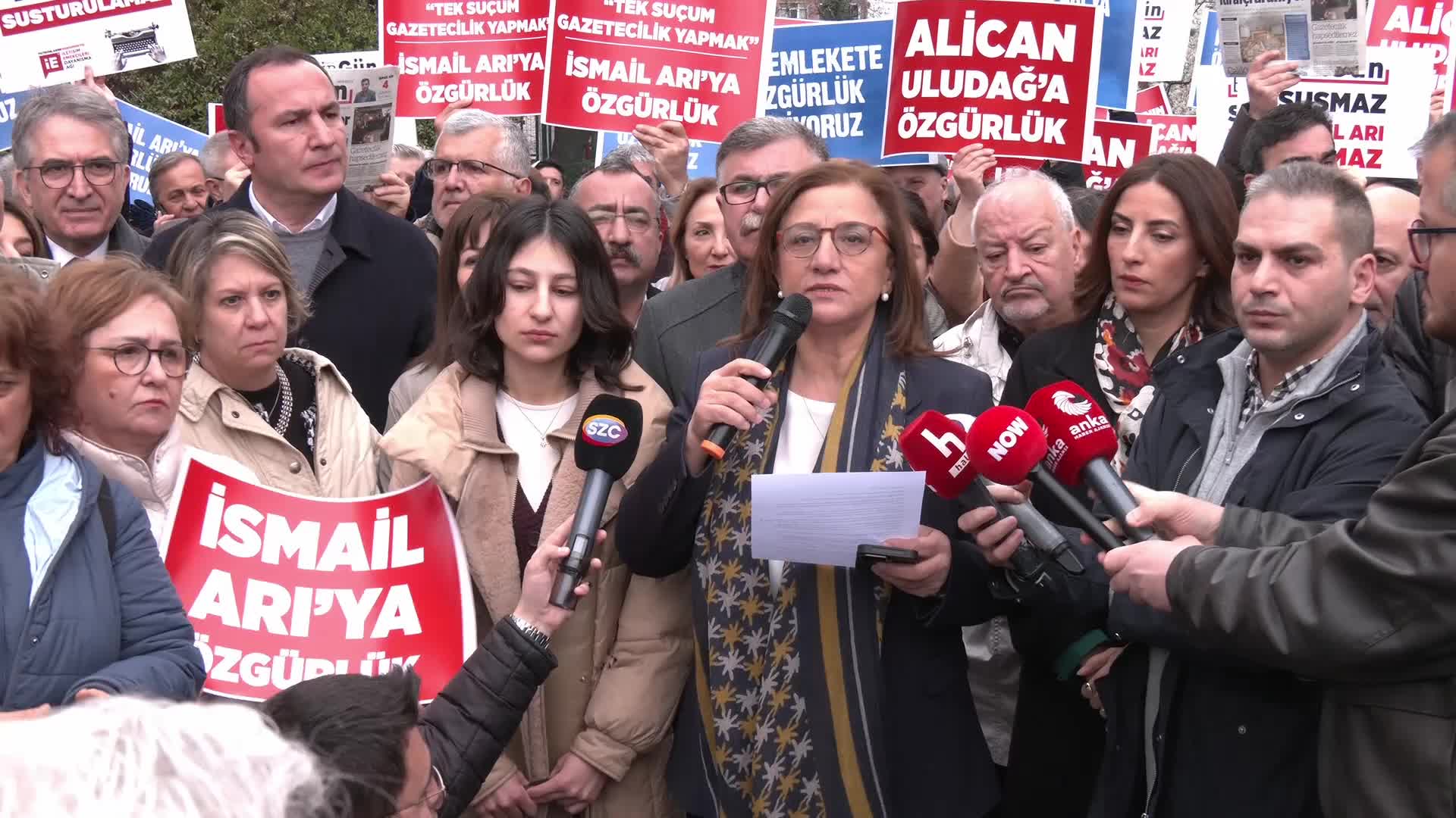 Ankara'da gazeteciler, İsmail Arı ve Alican Uludağ için bir araya geldi: Tutuklu gazeteciler serbest bırakılsın