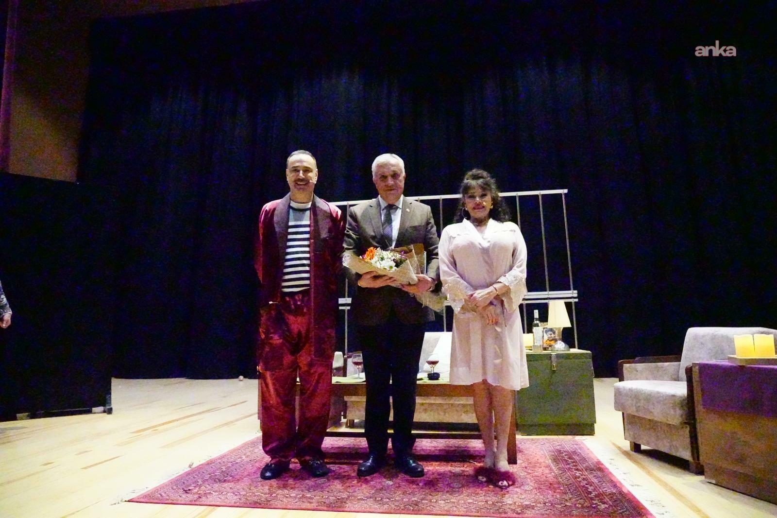 Turgutlu’da “Aşk-ı Müebbet” oyununa yoğun ilgi