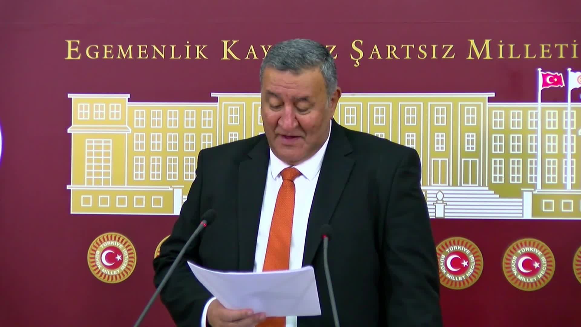 CHP Niğde Milletvekili Gürer: "Acil plan kapsamında hangi üründe ne kadar açığımız varsa o ürünlerin üretimine yönelik bölgesel tarama sağlanmalı"