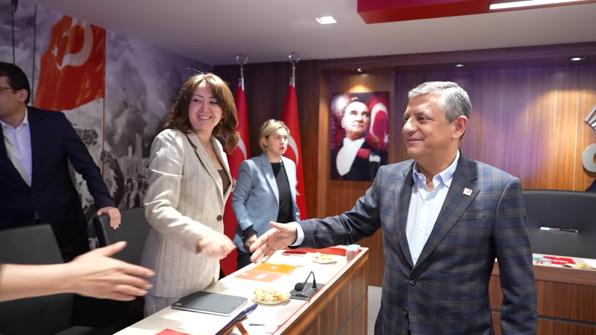 Özgür Özel, Dijital Dünya ve Güvenlik Toplantısı’na başkanlık etti