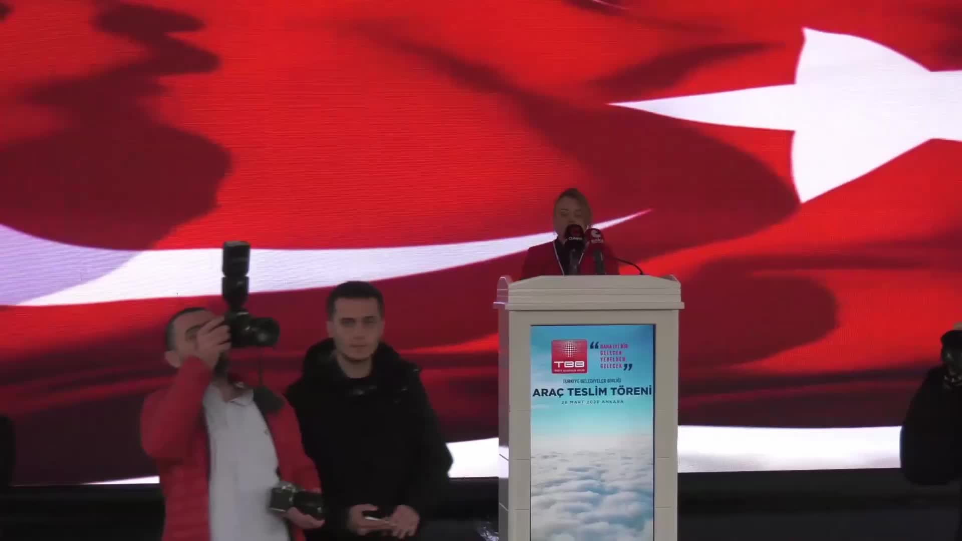 TBB'nin hibe edilen araçları belediye başkanlarına teslim edildi... Vahap Seçer: Birliğimiz tarafından bugüne kadar 450 belediyeye toplam 529 araç hibe ettik