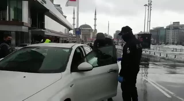 'YEDİTEPE HUZUR' ASAYİŞ UYGULAMASINDA ARANAN 435 KİŞİ YAKALANDI