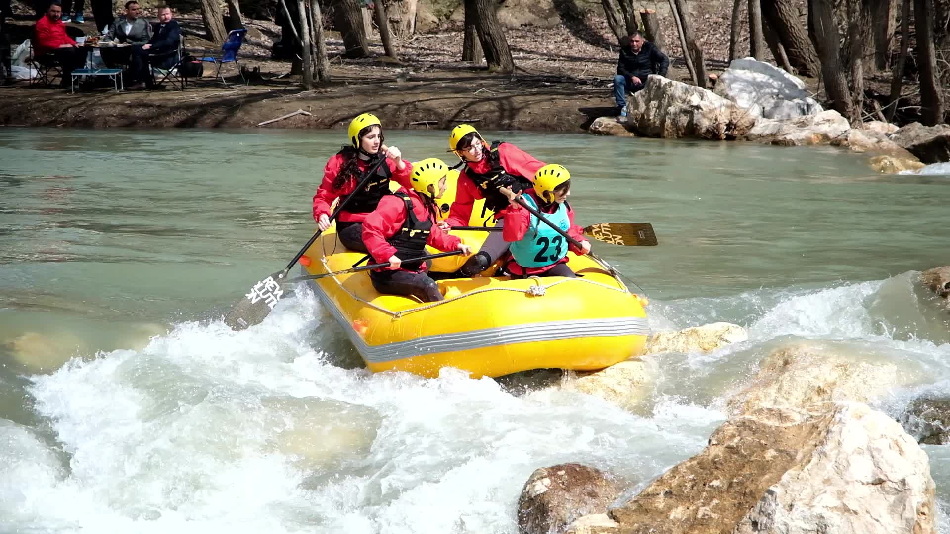 Munzur Çayı'nda rafting heyecanı başladı