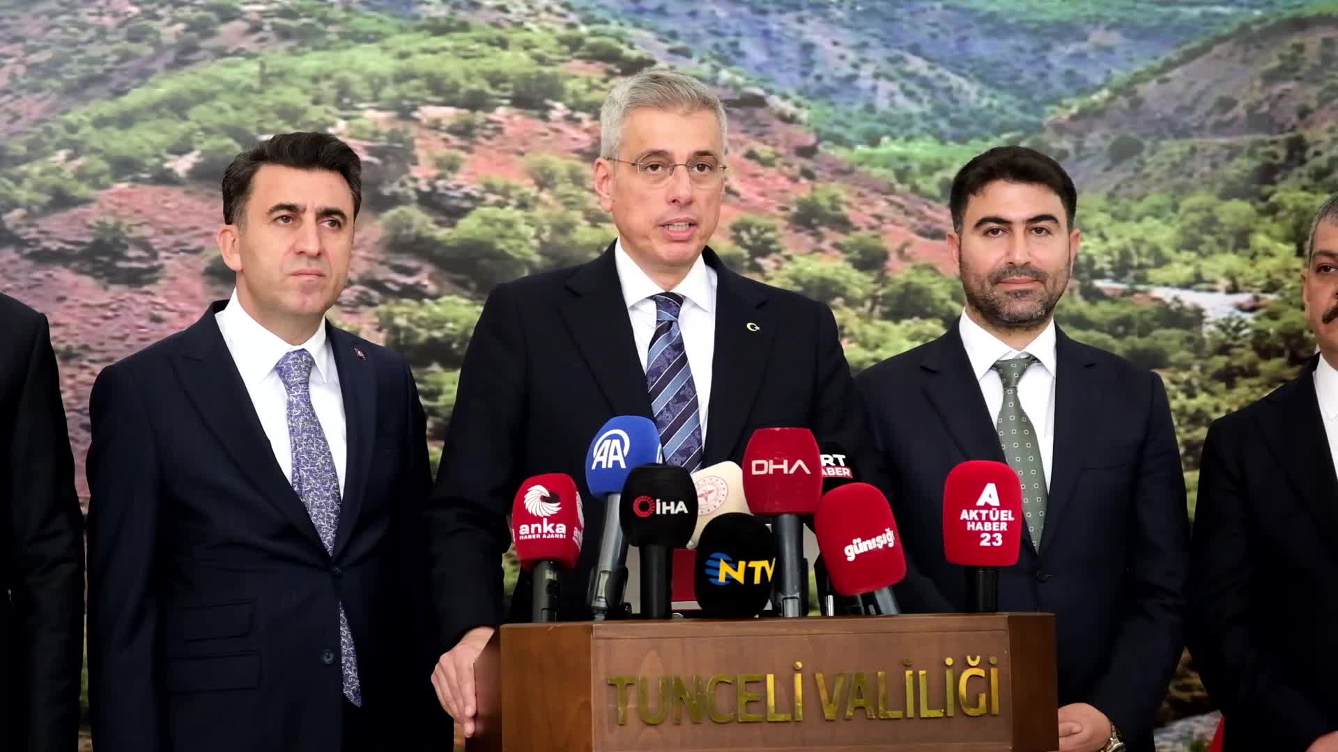 Memişoğlu Tunceli'de konuştu: "Sağlıklı yaşam kültürünü geliştirecek, sağlık hizmet sunumunu ön plana çıkaracak bir mevzuat çalışması yapıyoruz"
