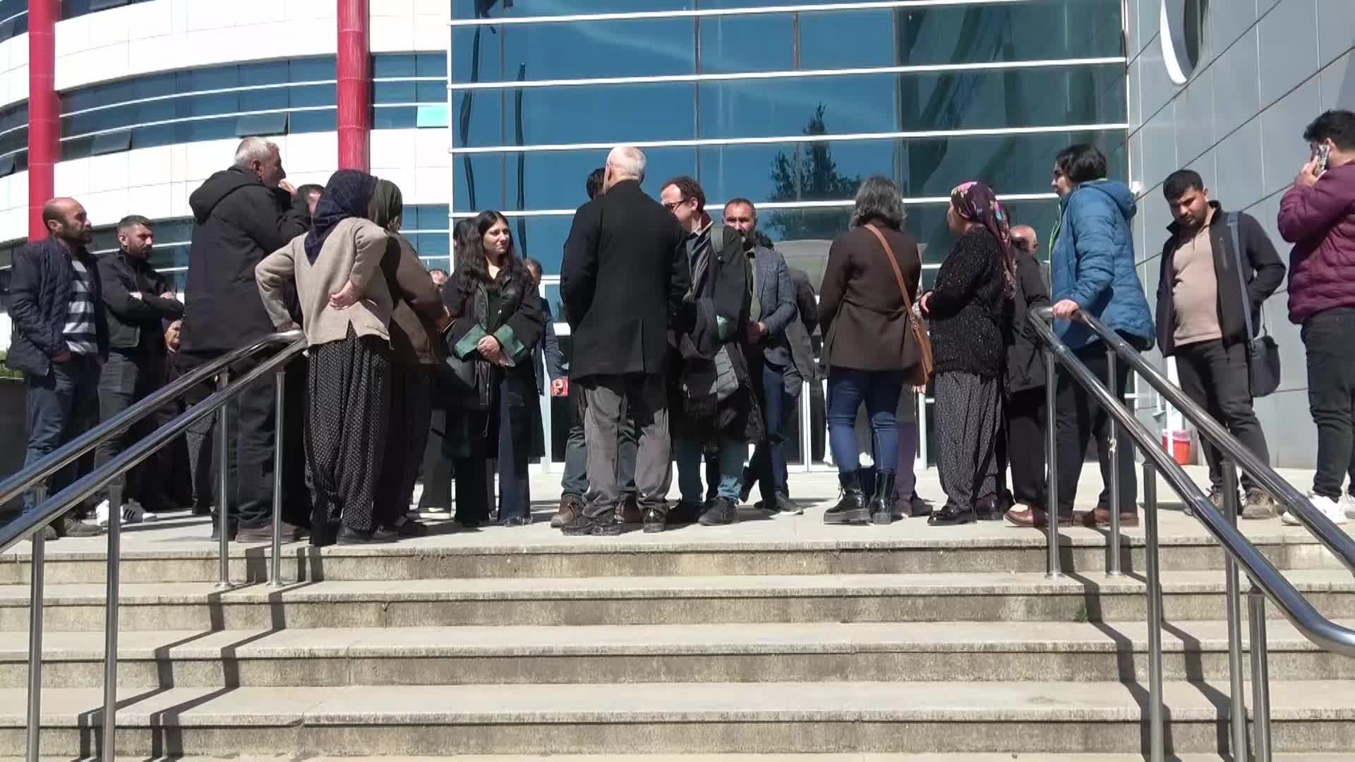 Adıyaman'da depremde 16 kişinin hayatını kaybettiği davada sanıklara 7 ile 10 yıl arasında hapis cezası... Mağdur aileler: "Bir insanın canı bu kadar mı kıymetsiz?"