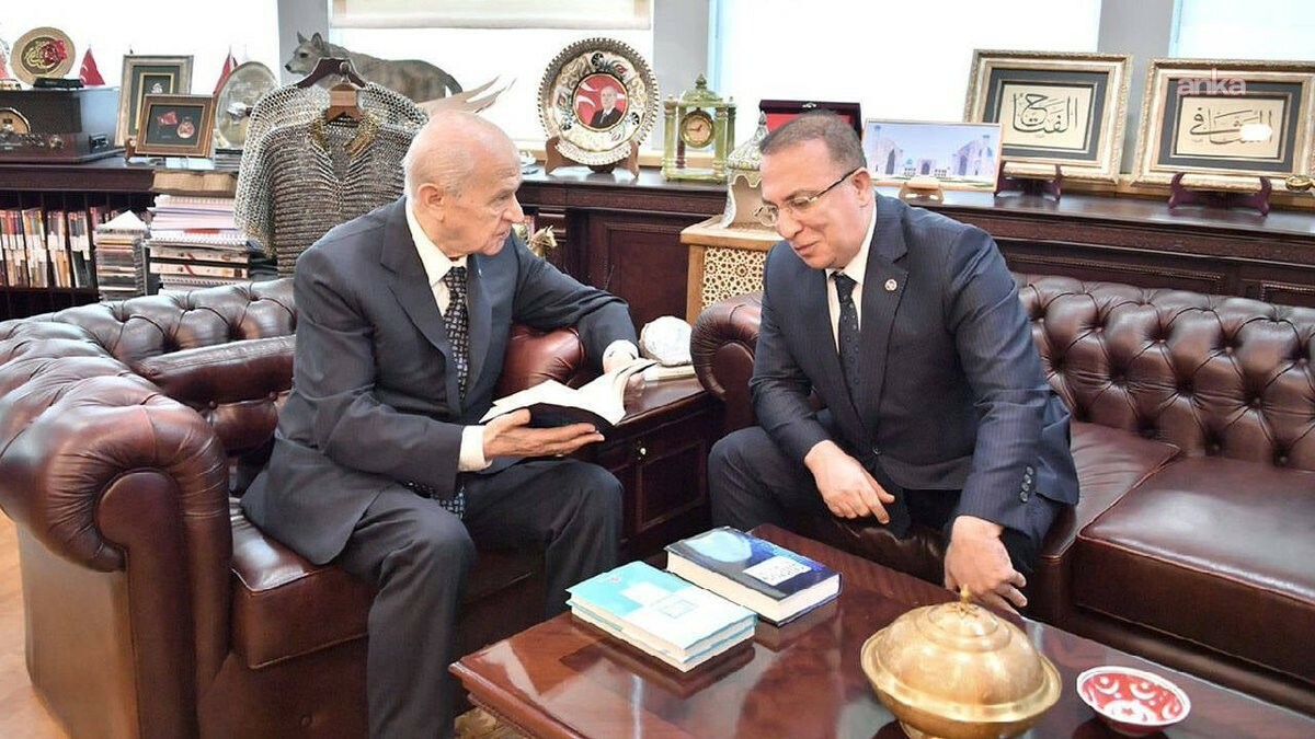 İzzet Ulvi Yönter, MHP Genel Başkan Yardımcılığı görevinden istifa etti