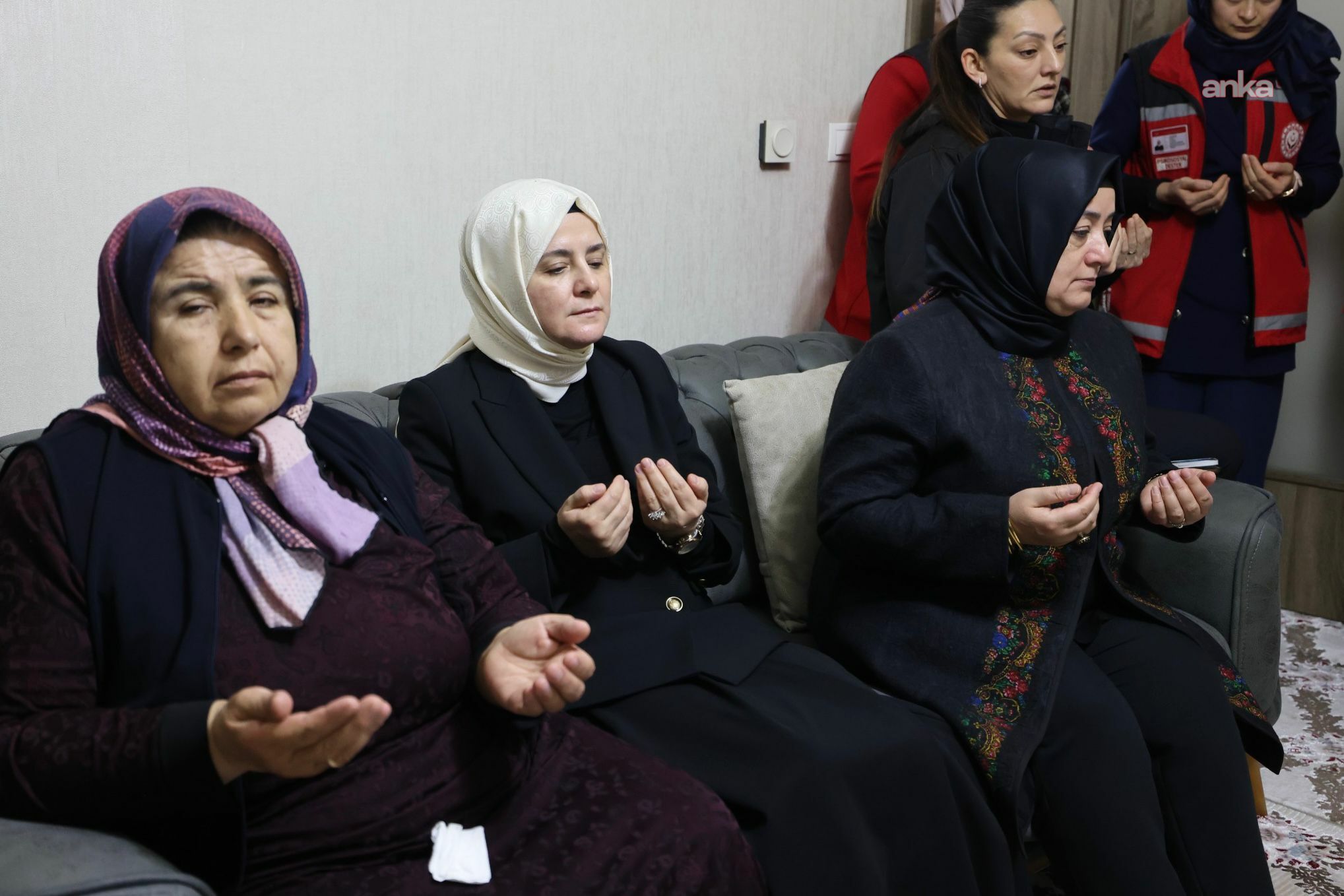 Bakan Çiftçi’den şehit Akarsel’in ailesine taziye ziyareti