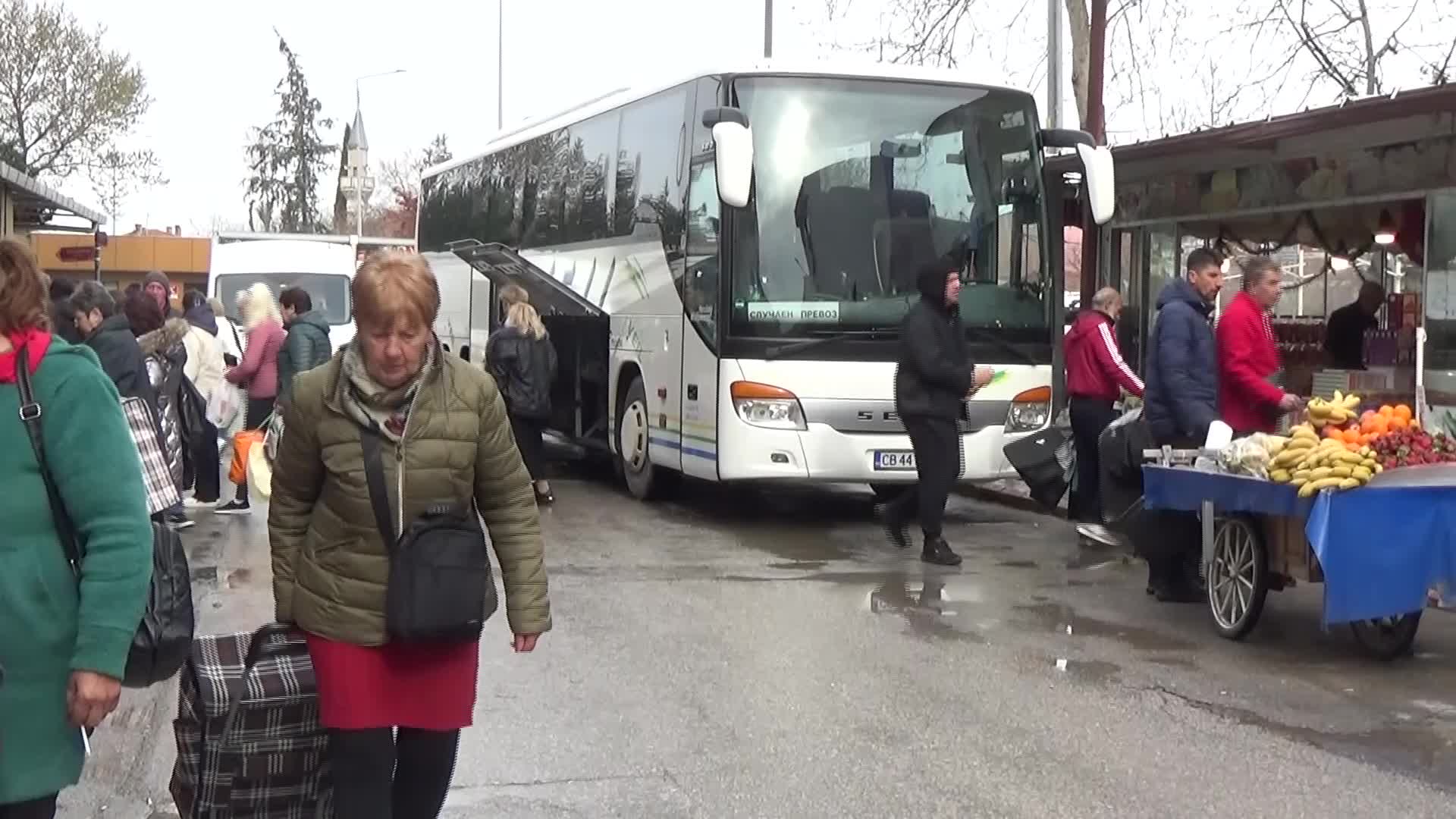 Paskalya Bayramı öncesi Bulgaristan'dan Edirne'ye gelenler, kentte alışveriş yoğunluğu oluşturdu