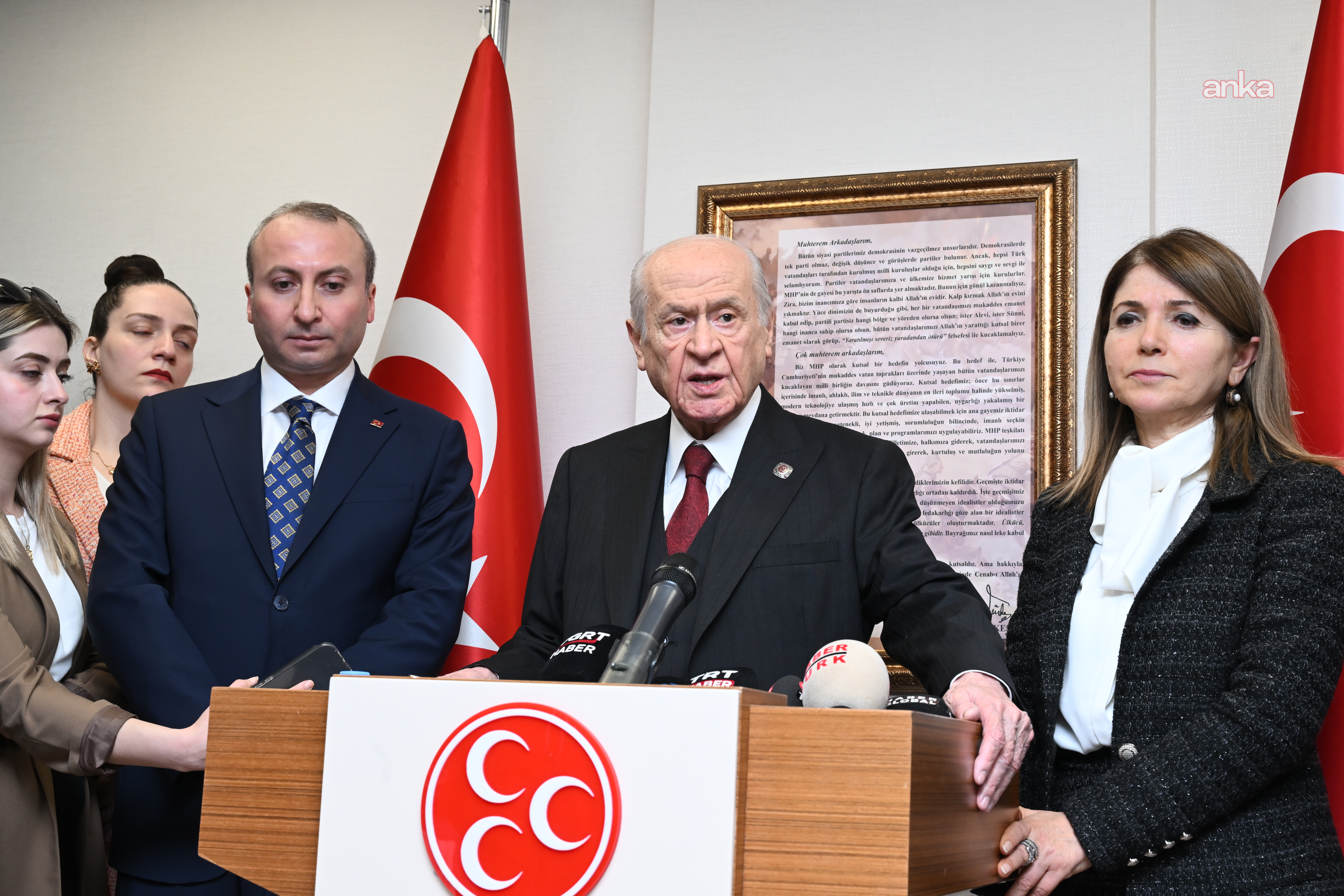 Devlet Bahçeli: "İzzet Ulvi Yönter, akademik çalışmalarına ağırlık vermek için müsaade istemişlerdir"