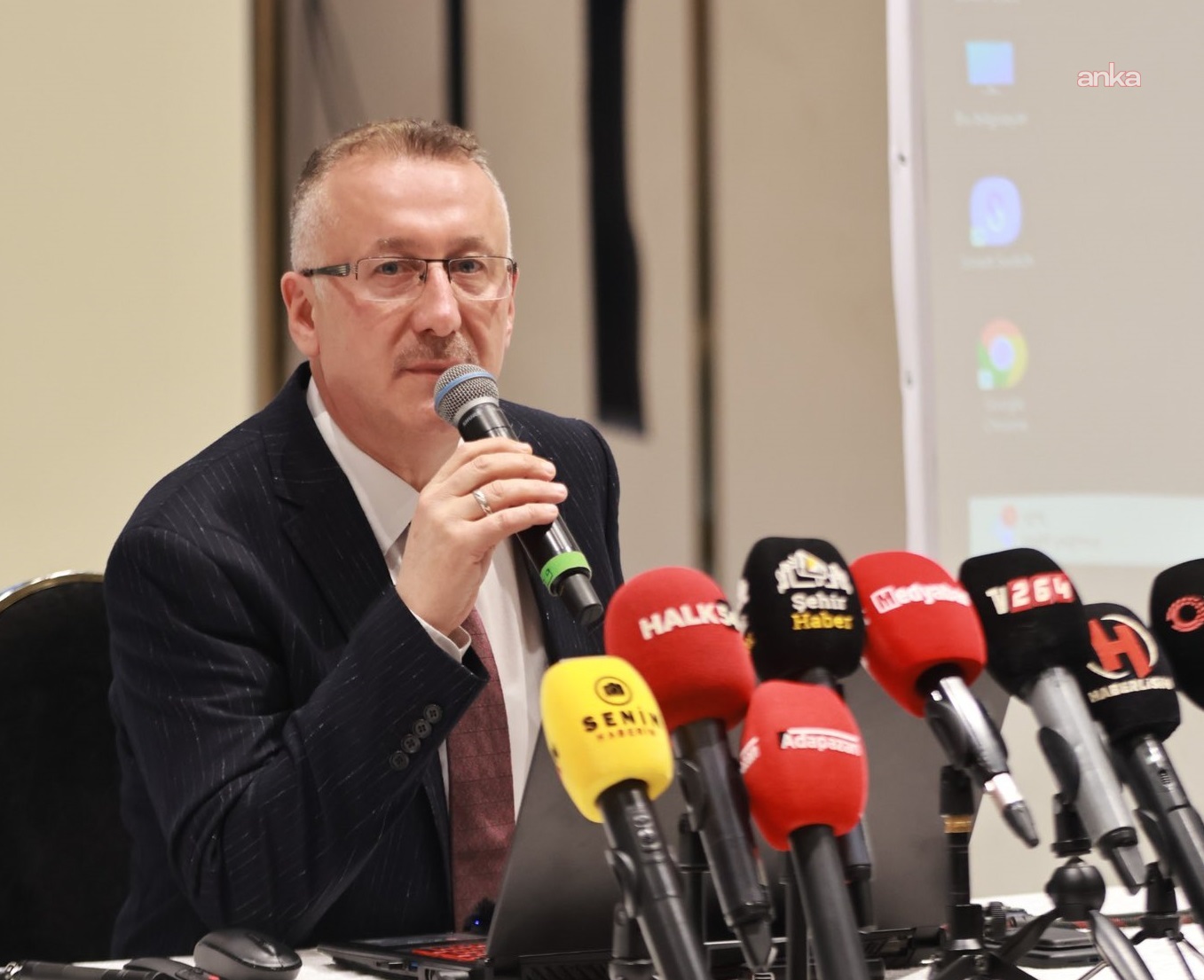 AK Partili Adapazarı Belediye Başkanı Mutlu Işıksu, partisinden istifa etti
