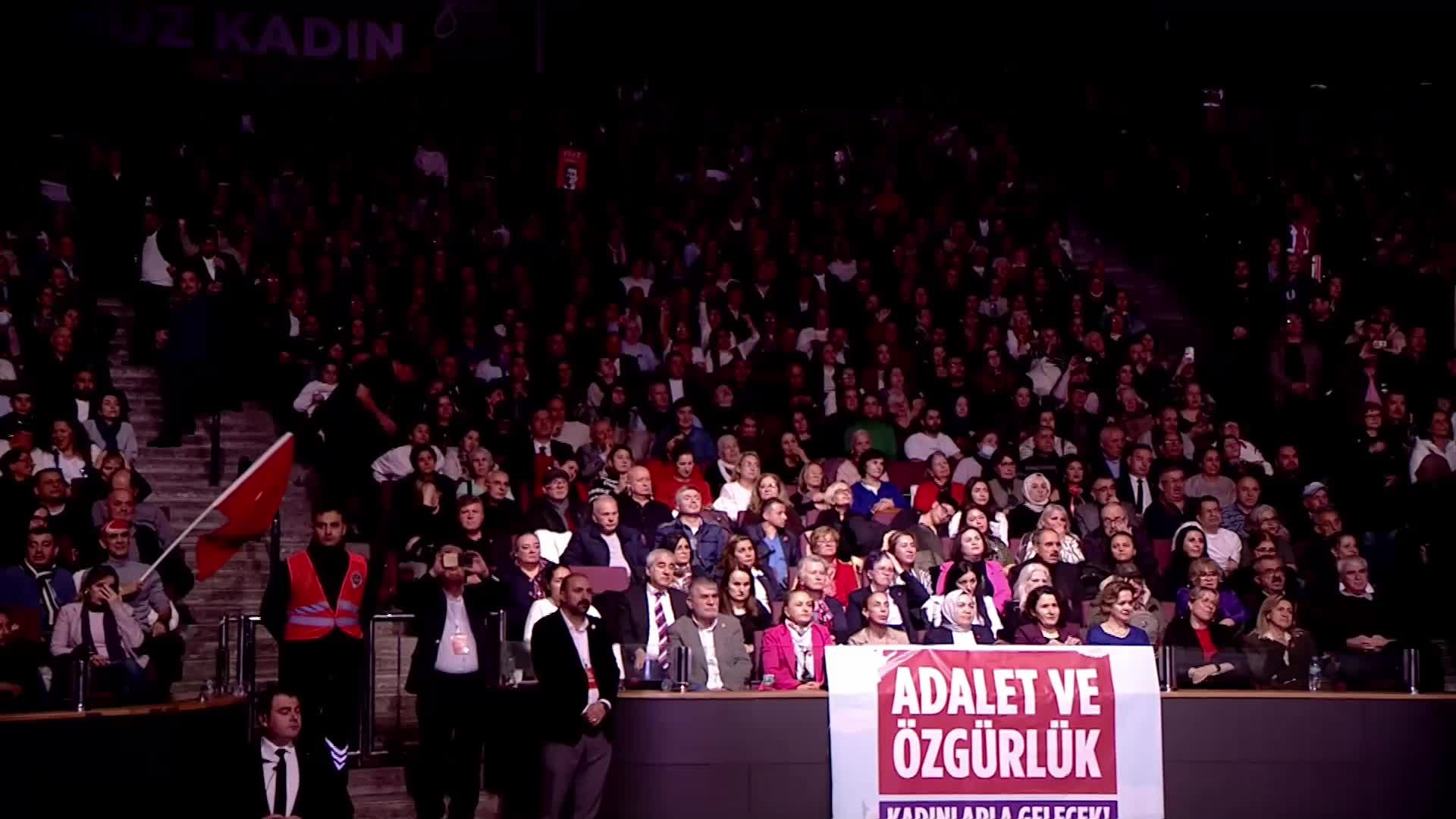 CHP'nin "Benim Adım Özgürlük 'Sanatın, Sözün ve Özgürlüğün Buluşması'" programı... İmamoğlu: Hiç kimse, hiçbir güç milletten büyük değildir