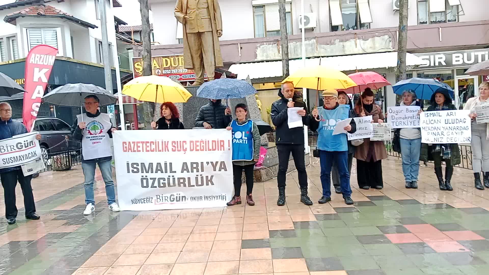 Gazeteci İsmail Arı'nın tutuklanması Köyceğiz'de protesto edildi
