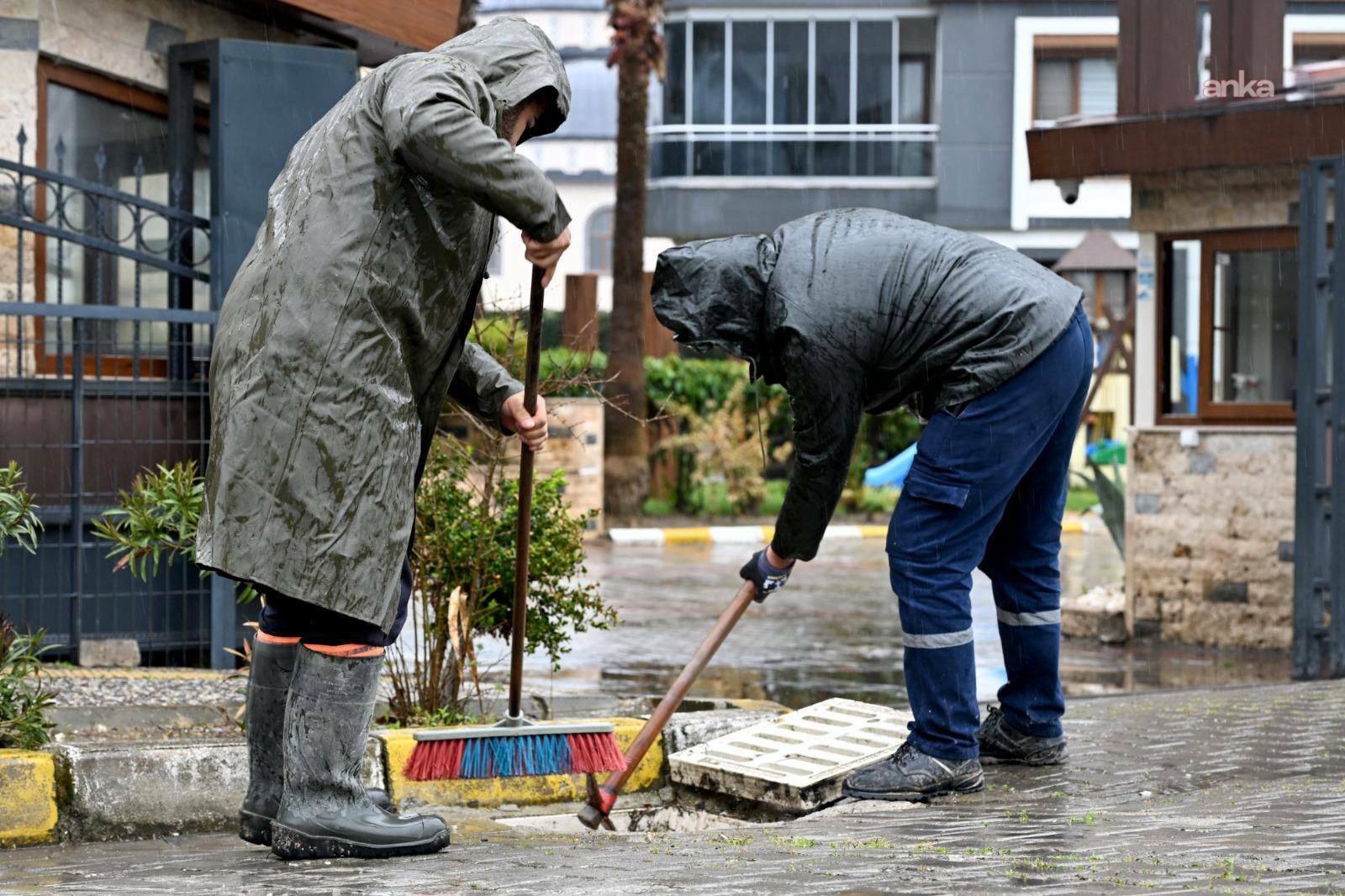 Manisa Büyükşehir Belediyesi ekipleri, sağanak yağışa karşı teyakkuzda