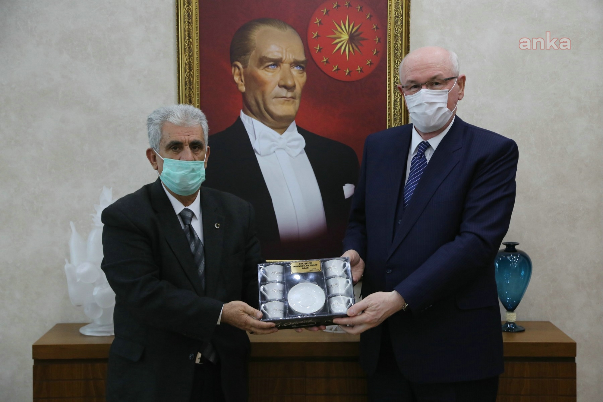 KAHVECİLER ODASI'NDAN ODUNPAZARI BELEDİYE BAŞKANI KURT'A TEŞEKKÜR ZİYARETİ