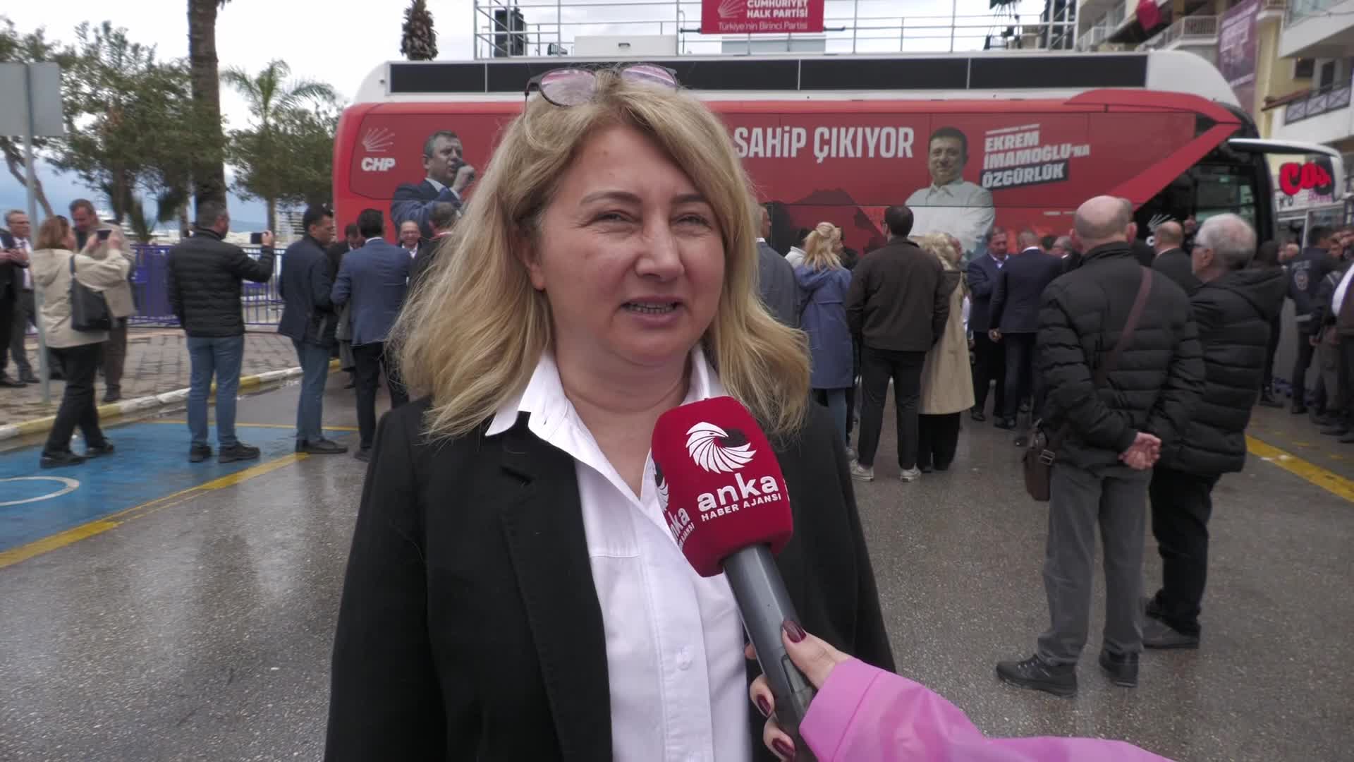 CHP’nin Kuşadası mitingi... Duygu Günel: “Ömer hizmet etmekten başka bir şey yapmadı”