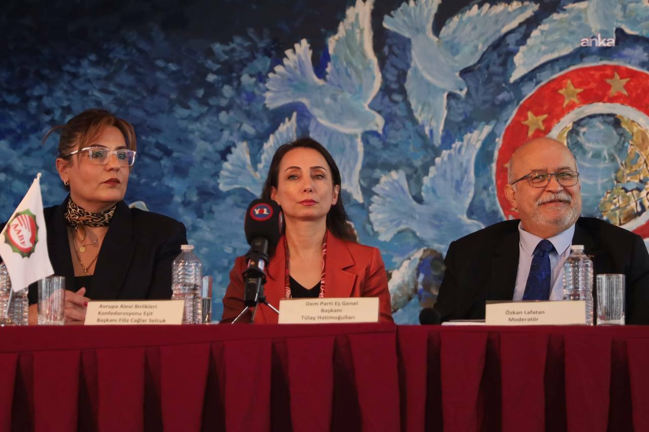 Tülay Hatimoğulları Almanya'da "Demokrasi, Adalet, Toplumsal Barış Konferansı"na katıldı