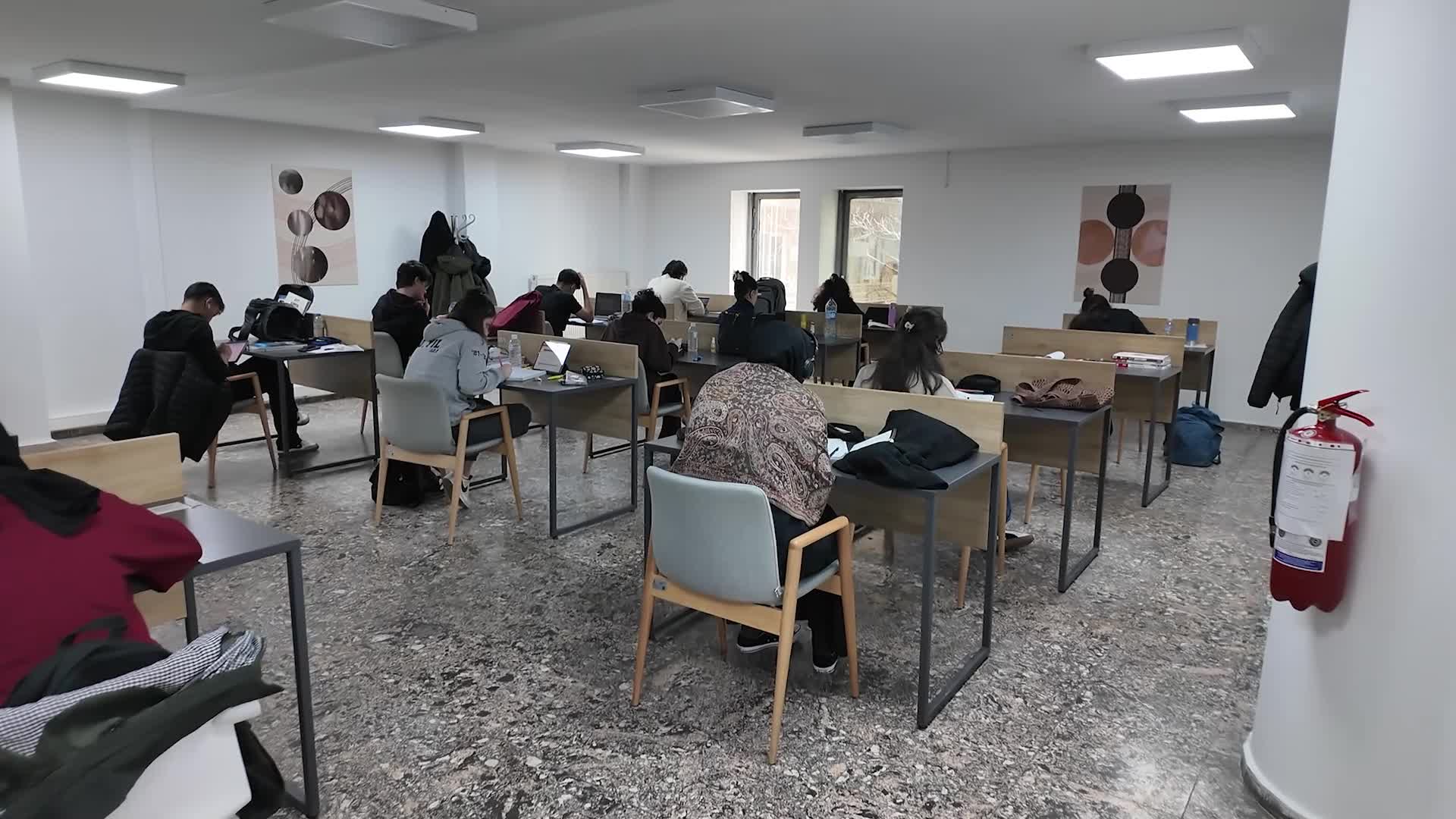 Ankara Büyükşehir Belediyesi kütüphaneleri, Başkentlileri kitapların sessiz dünyasında buluşturuyor