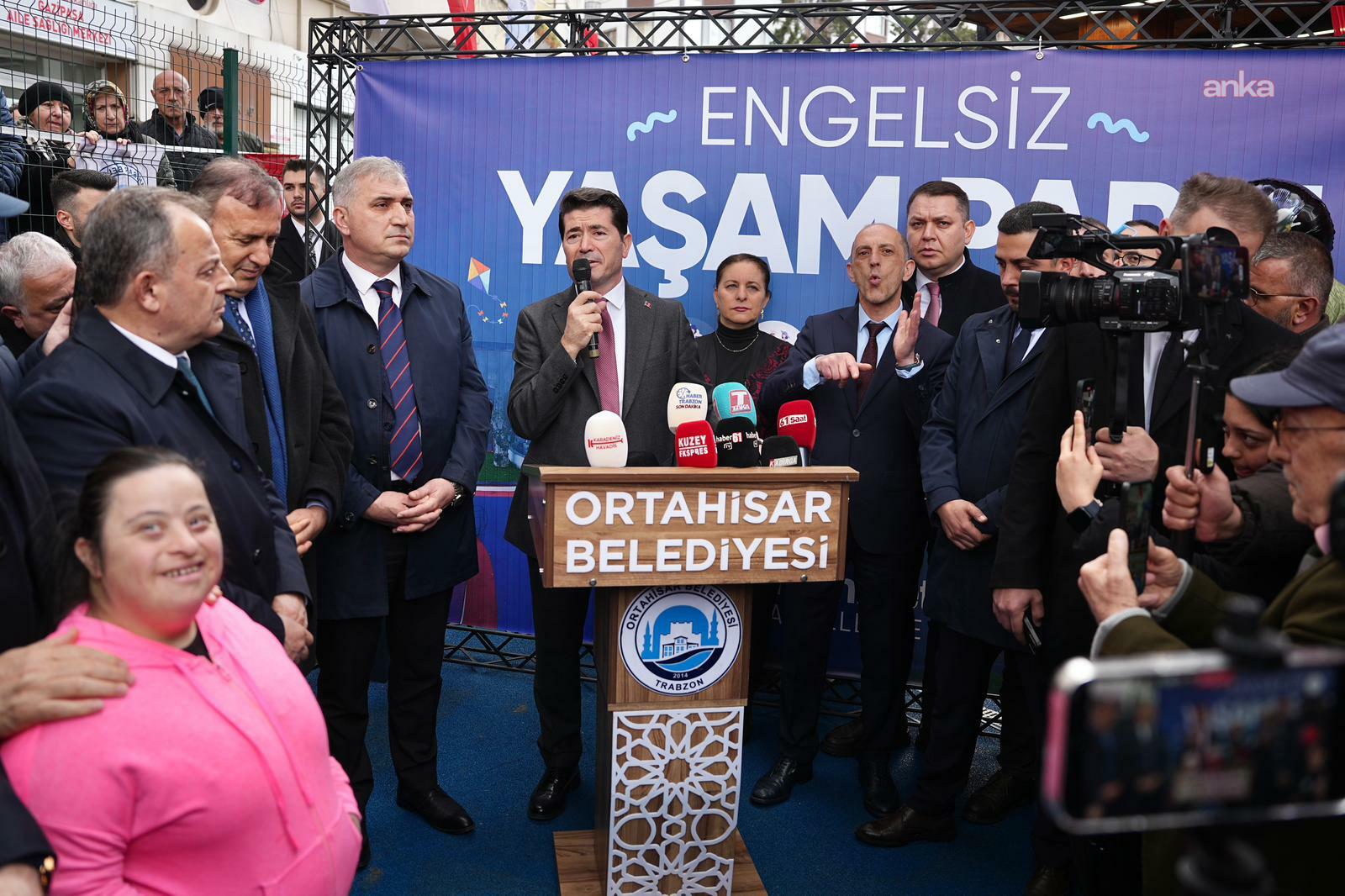 Ortahisar Belediyesi, “Engelsiz Yaşam Parkı”nı hizmete açtı… Başkan Kaya: “İstiyoruz ki bu şehirde bütün vatandaşlarımızla birlikte huzur içinde, kardeşçe ve mutlu bir biçimde yaşayalım”