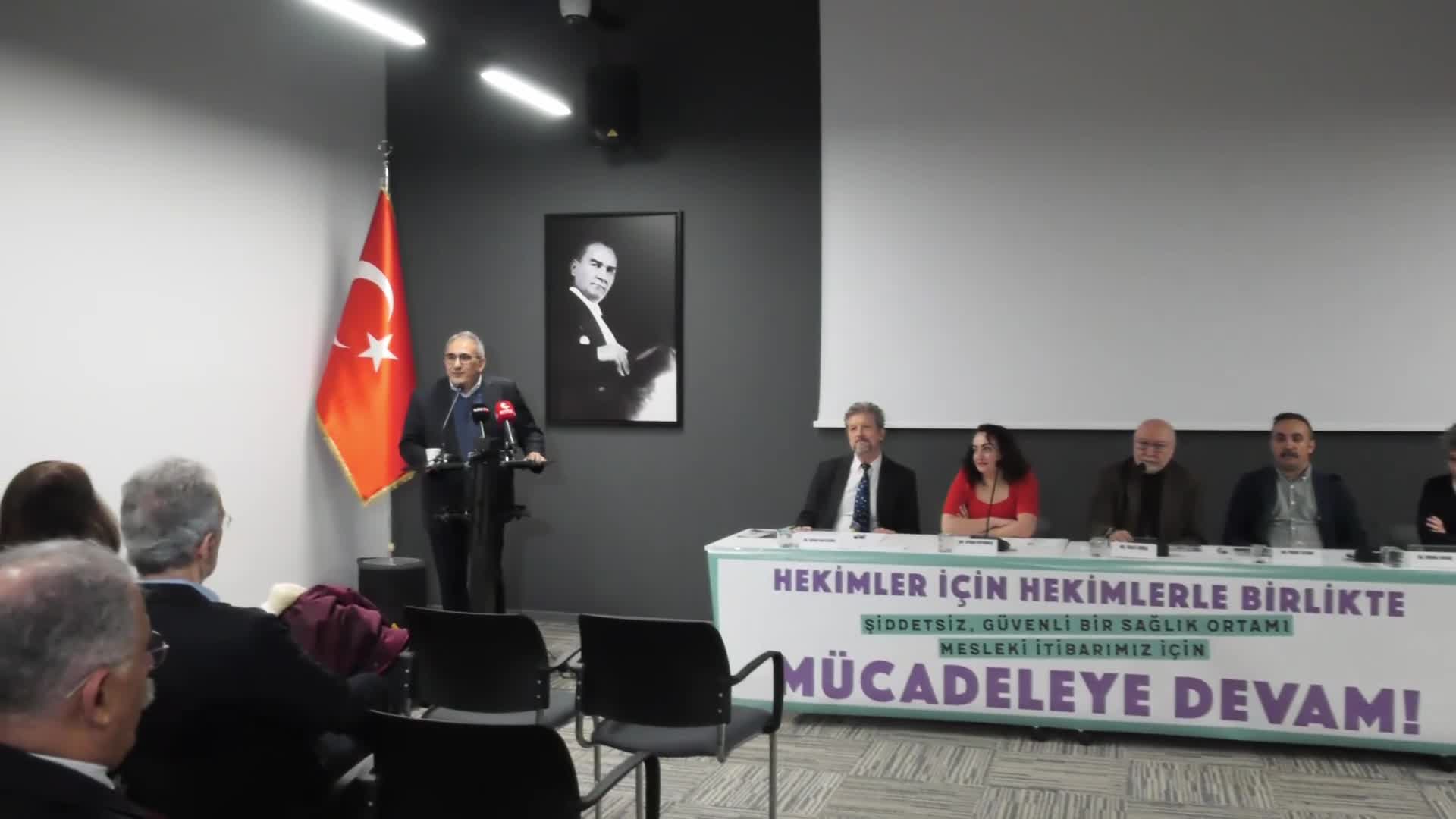 İstanbul Tabip Odası seçimleri öncesinde Demokratik Katılım Grubu'nun başkan adayı Prof. Dr. Talat Kırış oldu... Kırış:  “Önceliğimiz daha fazla hekimle kucaklaşmak olacak"