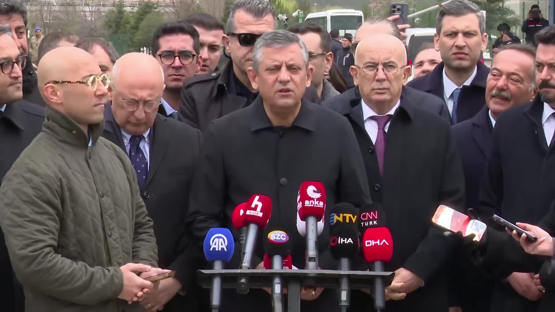 Özgür Özel: “CHP’nin adayı, Erdoğan’ın karşısında yüzde 60’ın altında oy alırsa seçim sonucunu başarısızlık sayacağım”
