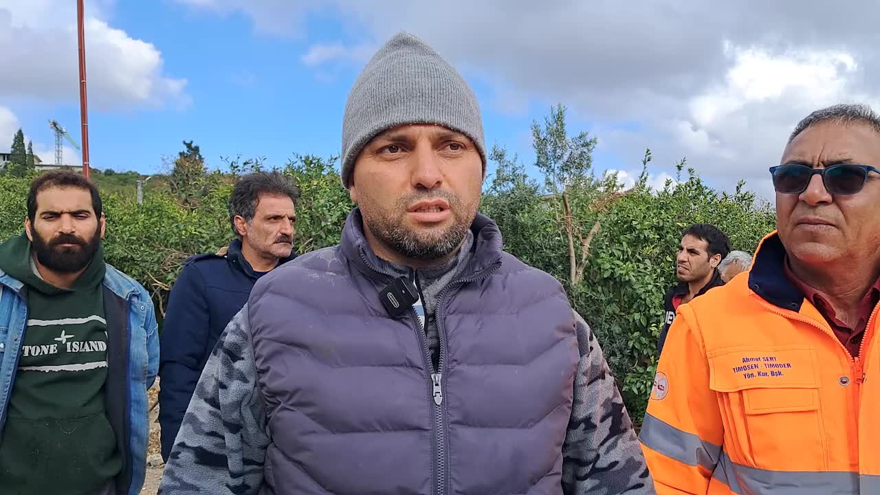 Hatay’da TOKİ işçileri eylem yaptı: “150’den fazla işçi üç aydır maaş alamıyor, yabancı işçiler sınır dışı edilmekle tehdit ediliyor”