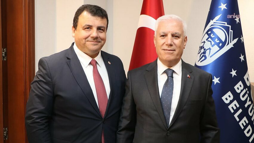 Mustafa Bozbey'in gözaltına alınması... Hasan Öztürk: "Bursa'nın iradesine de bu ülkenin demokrasisine de sahip çıkacağız"
