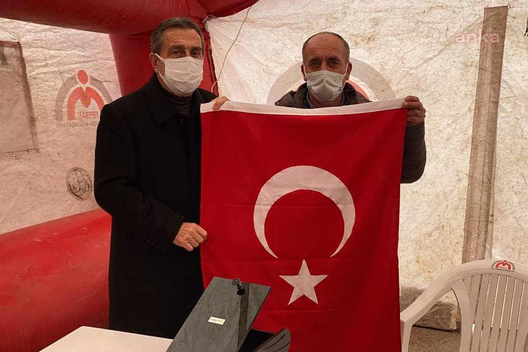 TEPEBAŞI BELEDİYE BAŞKANI ATAÇ, ŞEHİT AİLESİNİN ACISINI PAYLAŞTI
