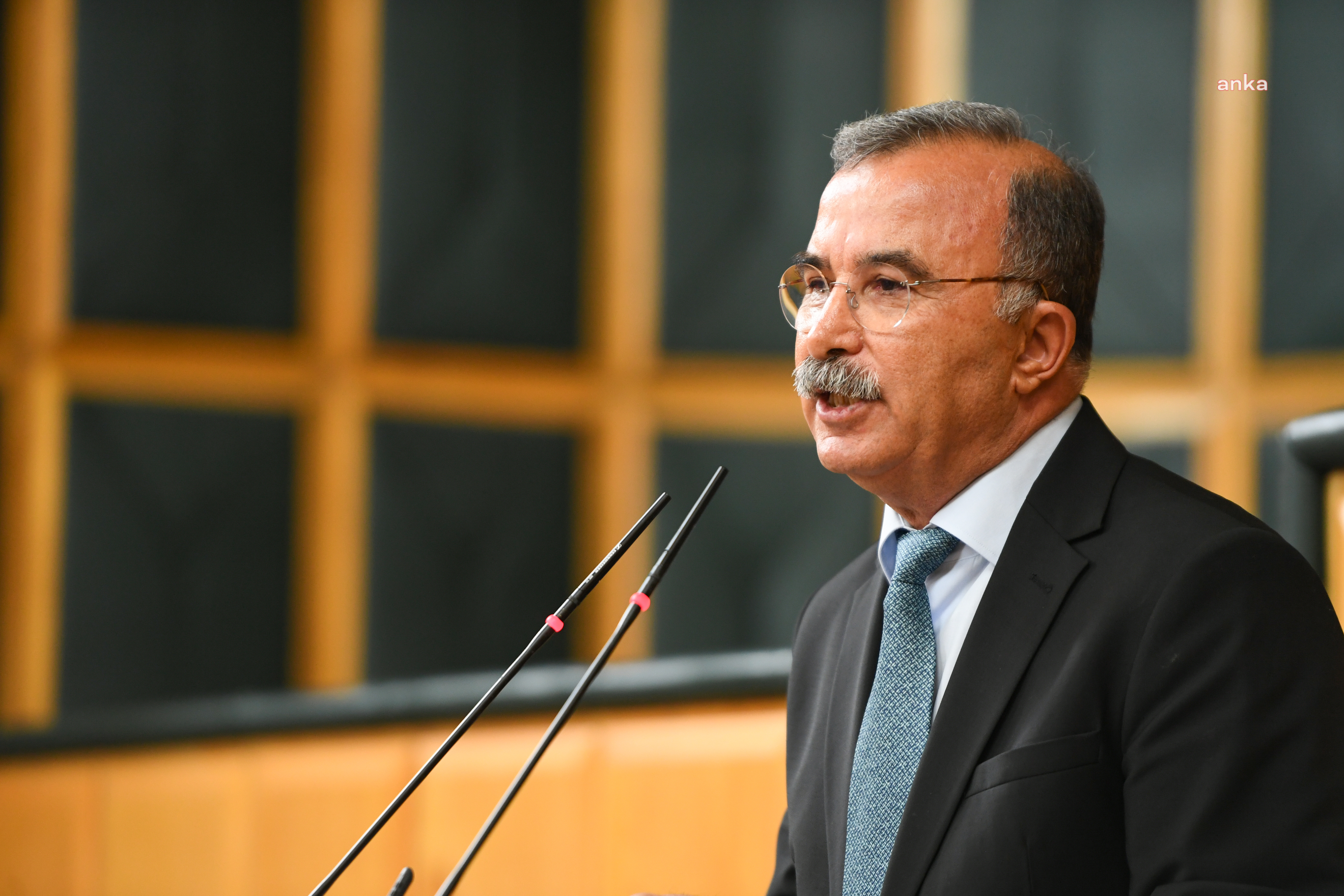 DEM Partili Akın: "MEB’in ‘değerler eğitimi’ adı altında yıl sonu şenliklerini camilere taşıması kabul edilemez"