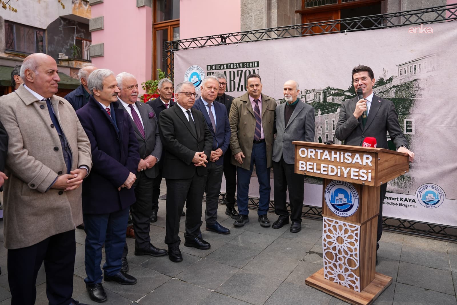 Ortahisar Belediyesi’nden kentin kültür hayatına katkı… “Doğudan Doğan Şehir: Trabzon” isimli eser tanıtıldı