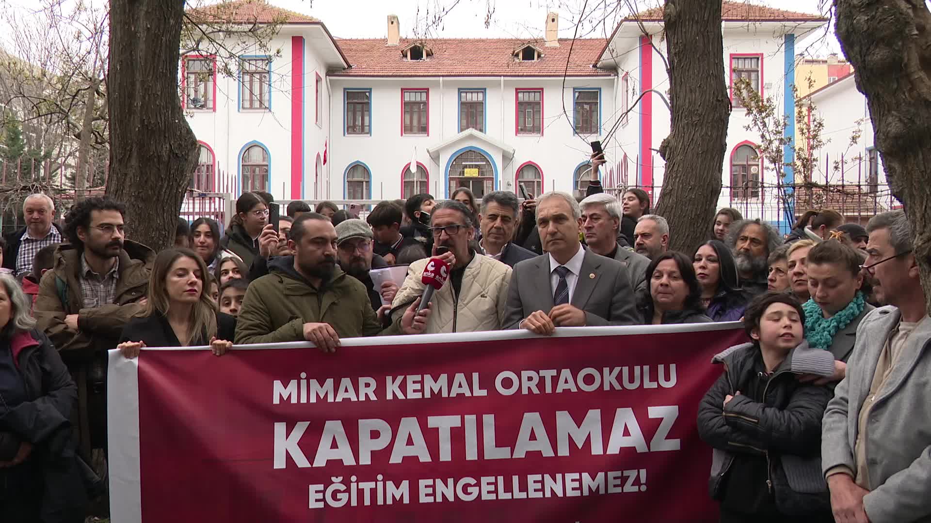 Mimar Kemal Ortaokulu Velileri Dayanışma Platformu: "Yaşananlar bir 'düzenleme' değil, öğrencilere ve öğretmenlere açık bir eziyettir"