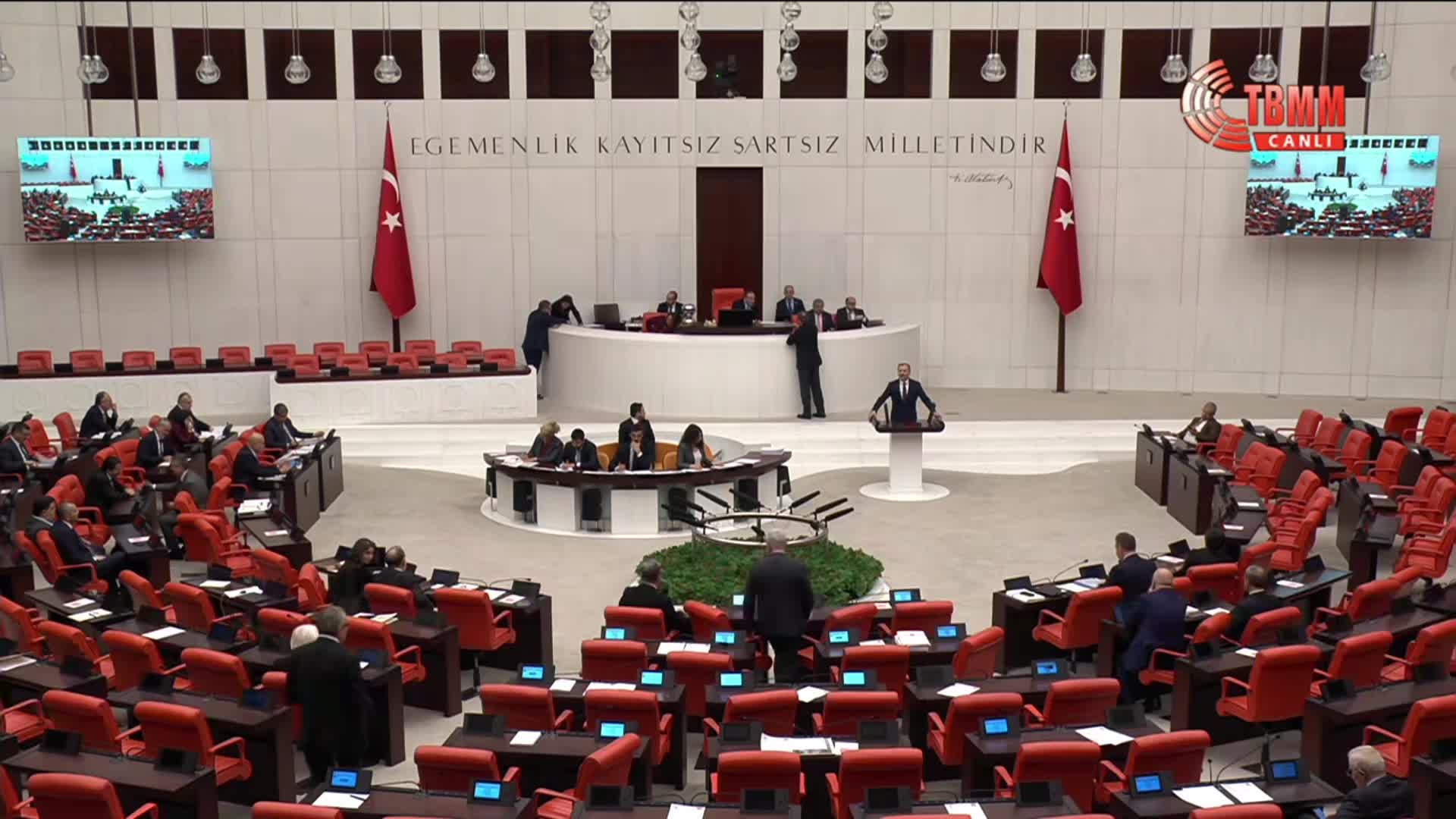 TBMM Genel Kurulu'nda Yeni Yol Grubu'nun bölgedeki son gelişmelerin ülkedeki sosyolojik etkisi üzerine verdiği öneri AK Parti-MHP oylarıyla reddedildi