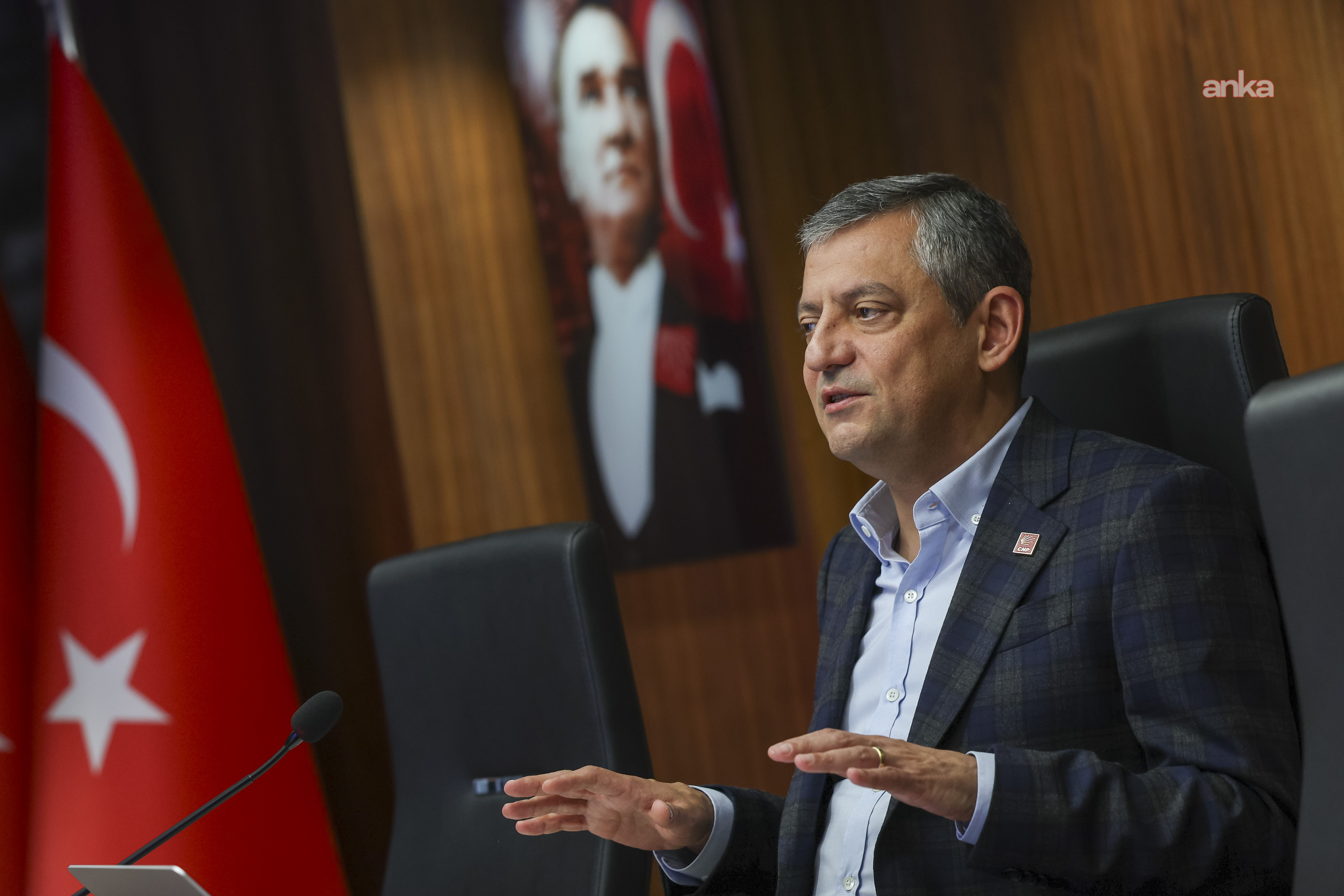 Özgür Özel'den Dünya Kupası'na katılmaya hak kazanan A Milli Takım'a tebrik